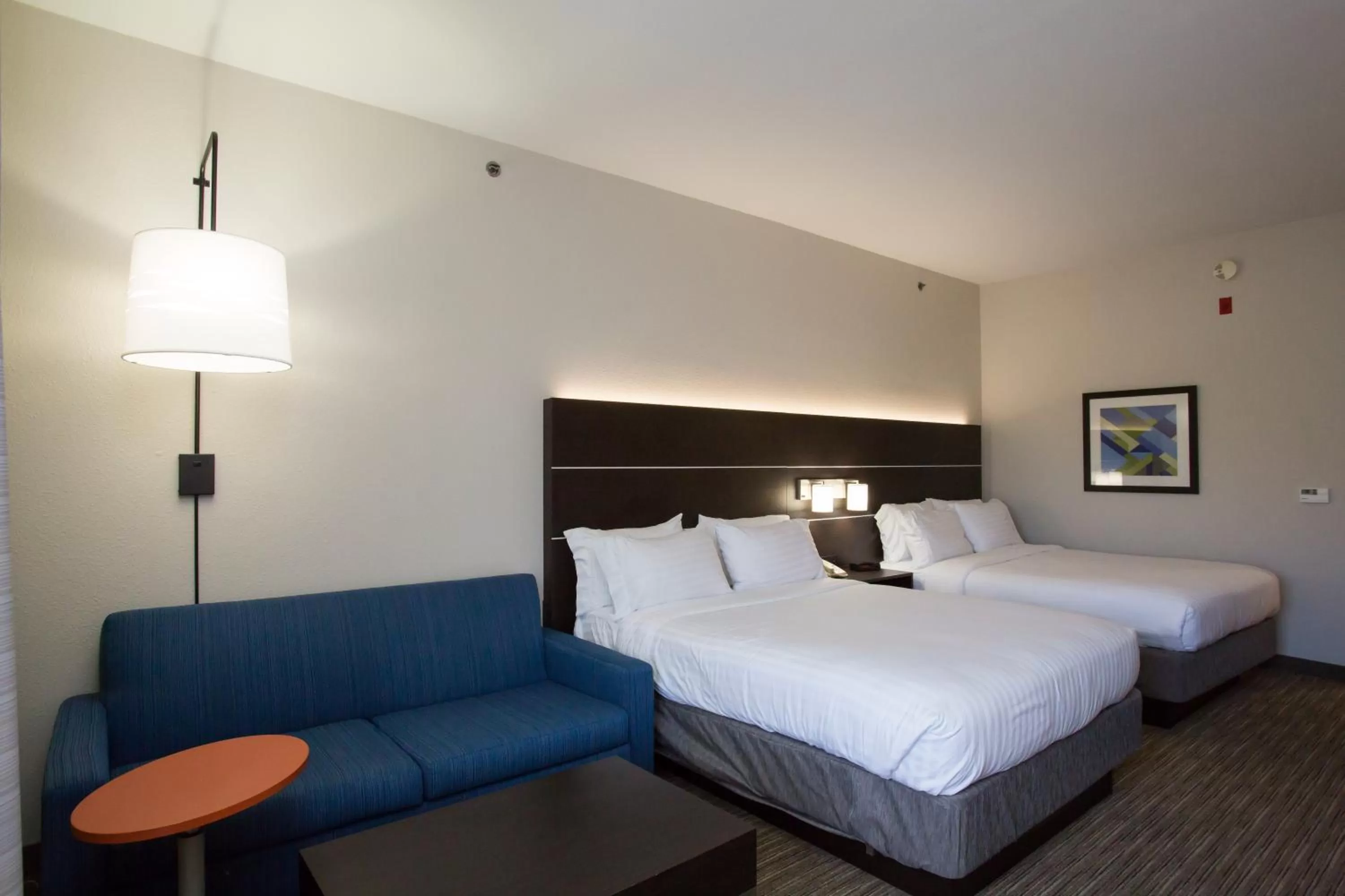 Photo of the whole room, Bed in Holiday Inn Express Wilmington by IHG