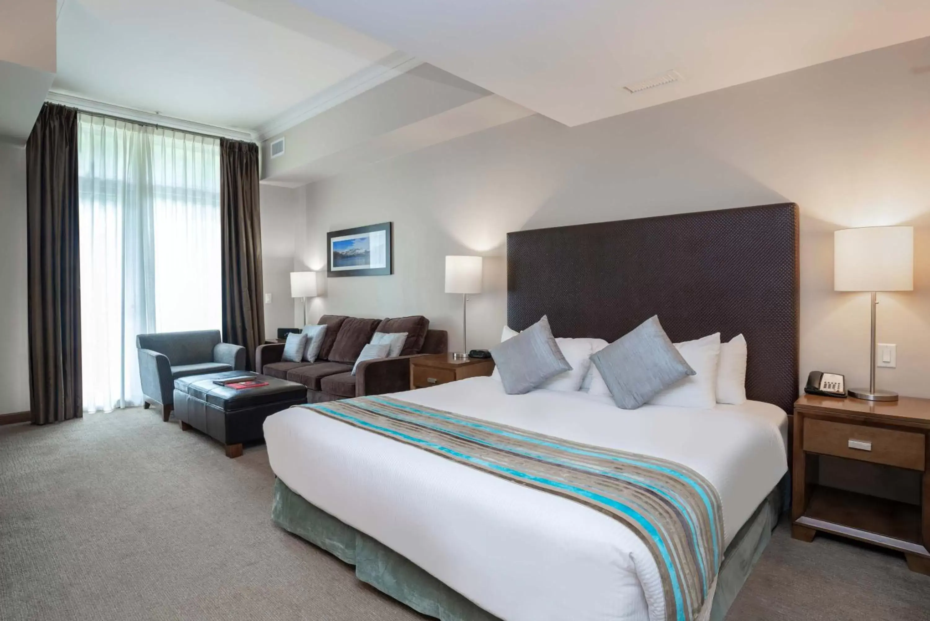 Studio Suite, 1 King Bed, Sofa Bed in Sutton Place Hotel Revelstoke Mountain Resort Studio Suite, 1 King Bed, Sofa Bed in Sutton Place Hotel Revelstoke Mountain Resort