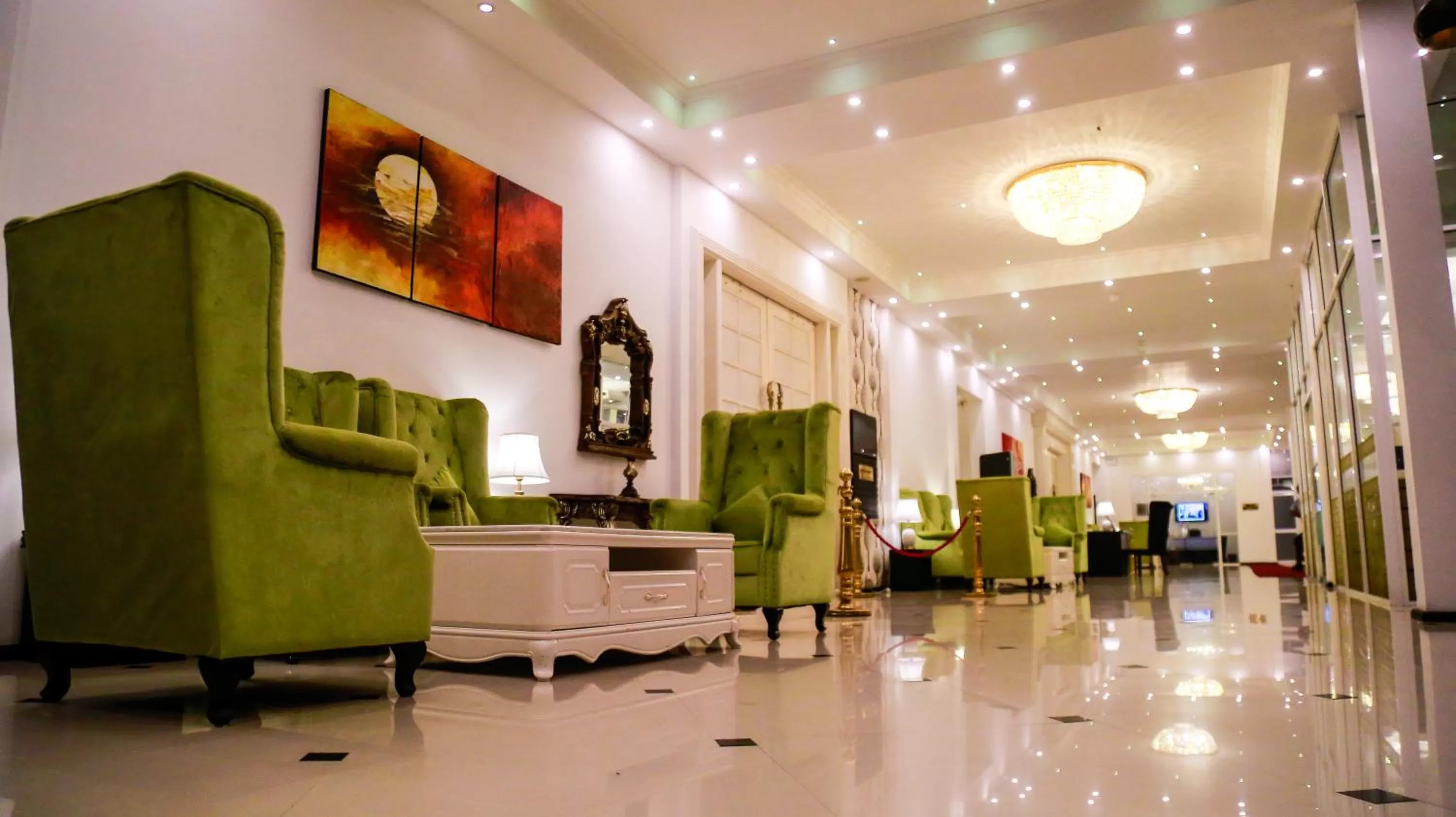 Lobby or reception in The Covanro Airport Hotel - Katunayake