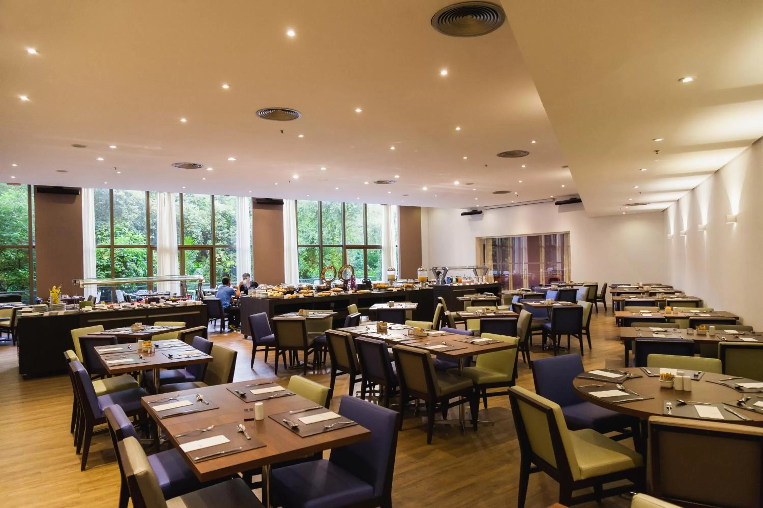 Restaurant/places to eat in Novotel Porto Alegre Tres Figueiras