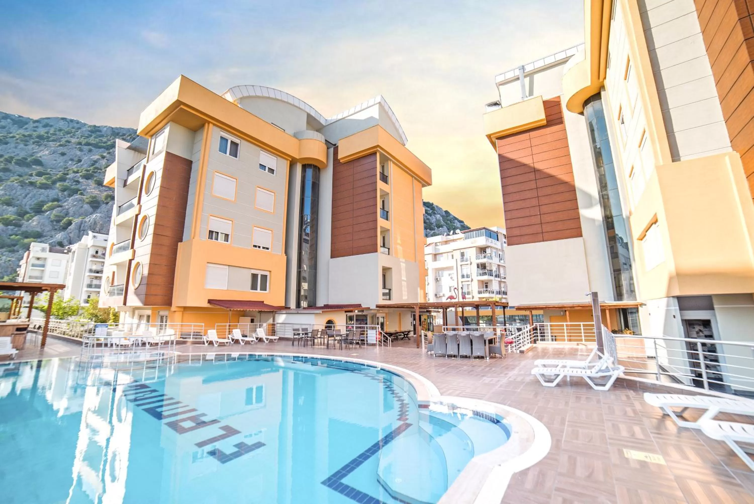 Swimming pool in Flamingo Residence