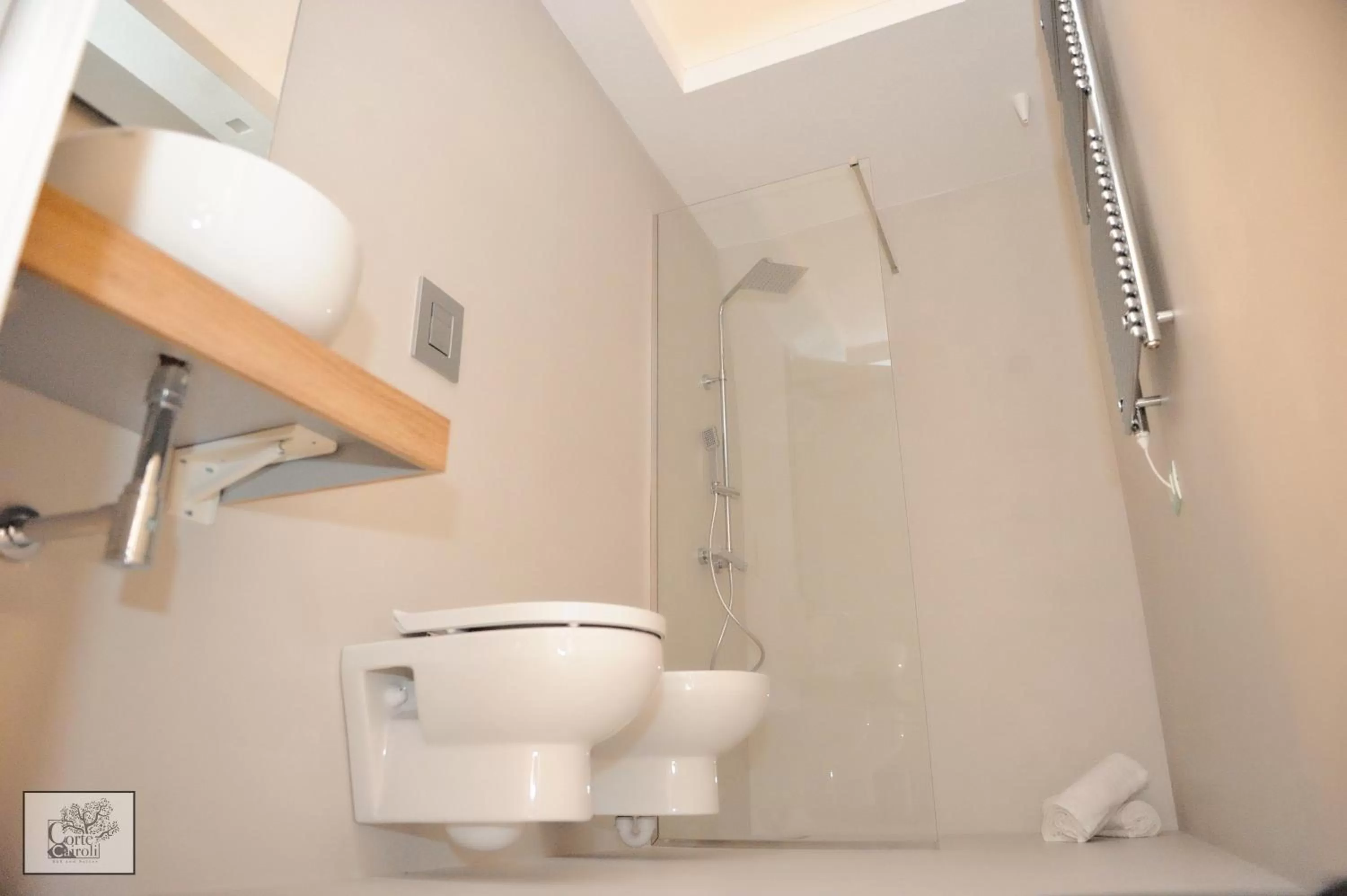 Bathroom in Corte Cairoli B&B and Suites