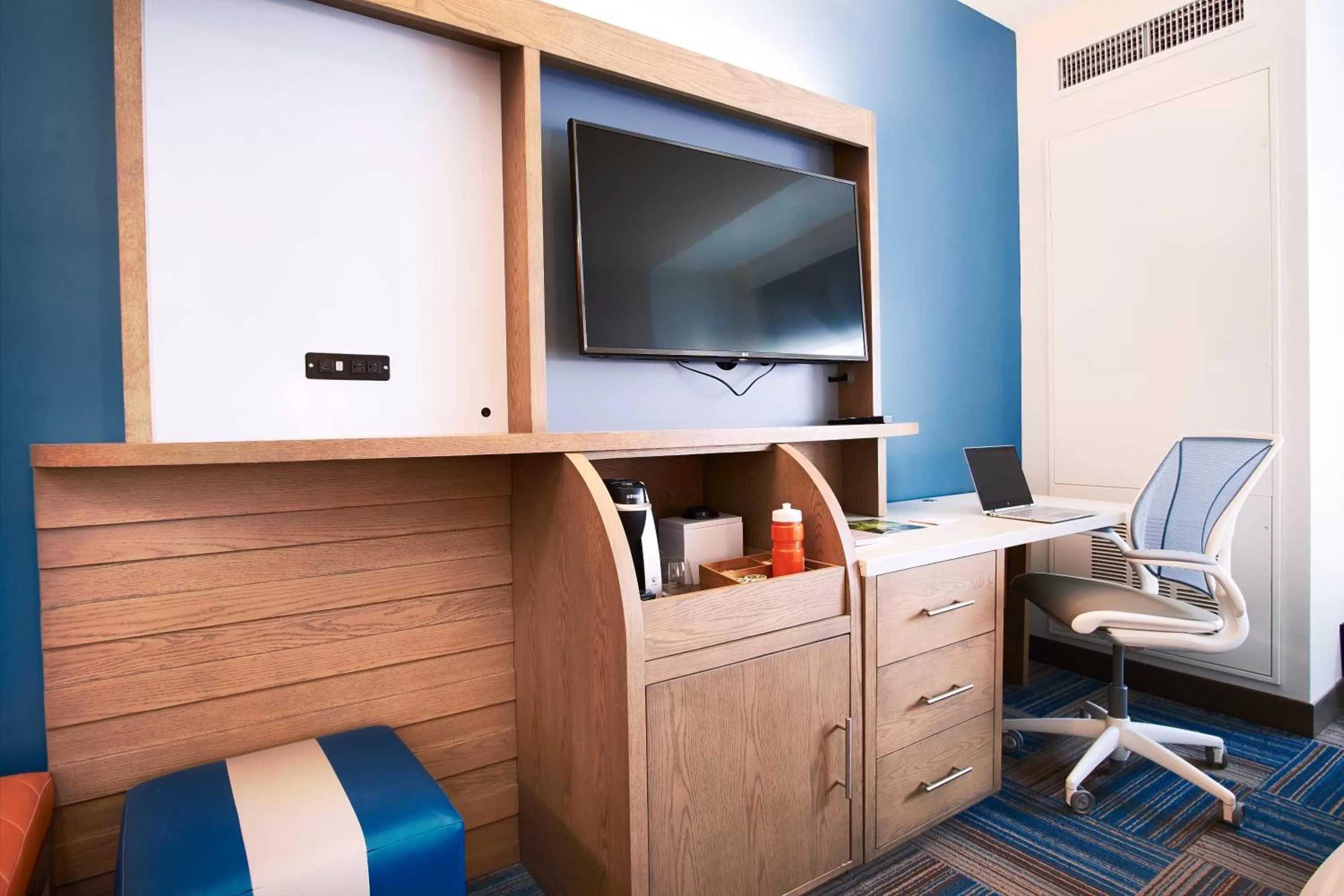 Photo of the whole room in EVEN Hotel Miami - Airport by IHG