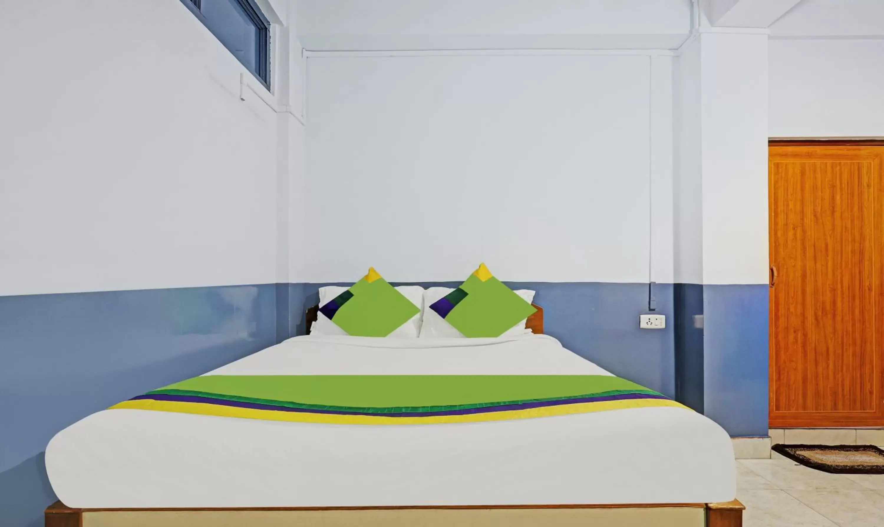 Standard Double Room in Itsy Hotels Shillong Tower Guesthouse Standard Double Room in Itsy Hotels Shillong Tower Guesthouse