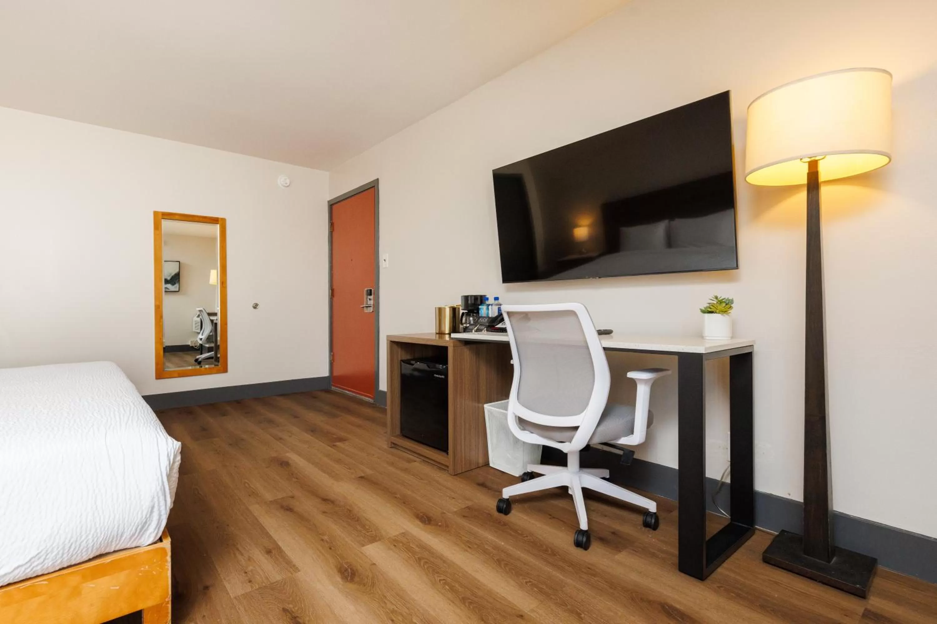 Standard King Room in La Luna Inn