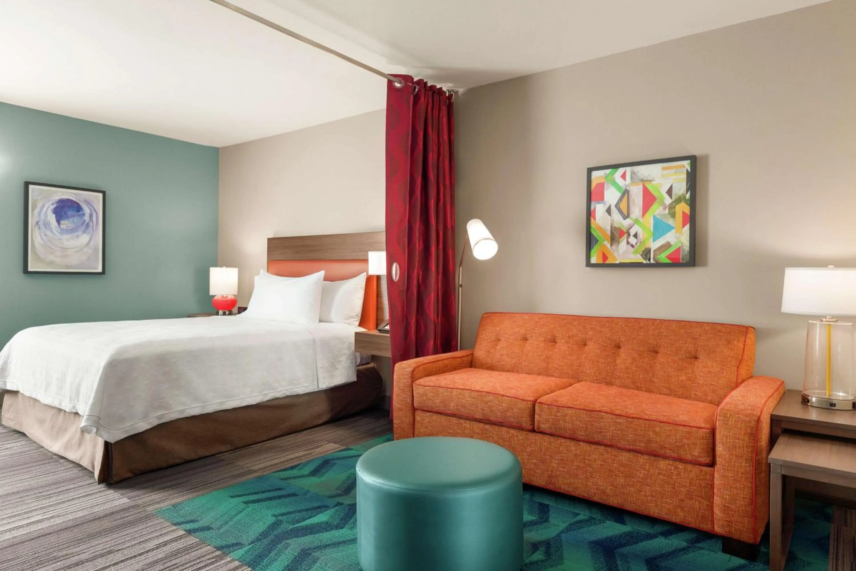 Living room, Bed in Home2 Suites By Hilton Sarasota Bradenton Airport