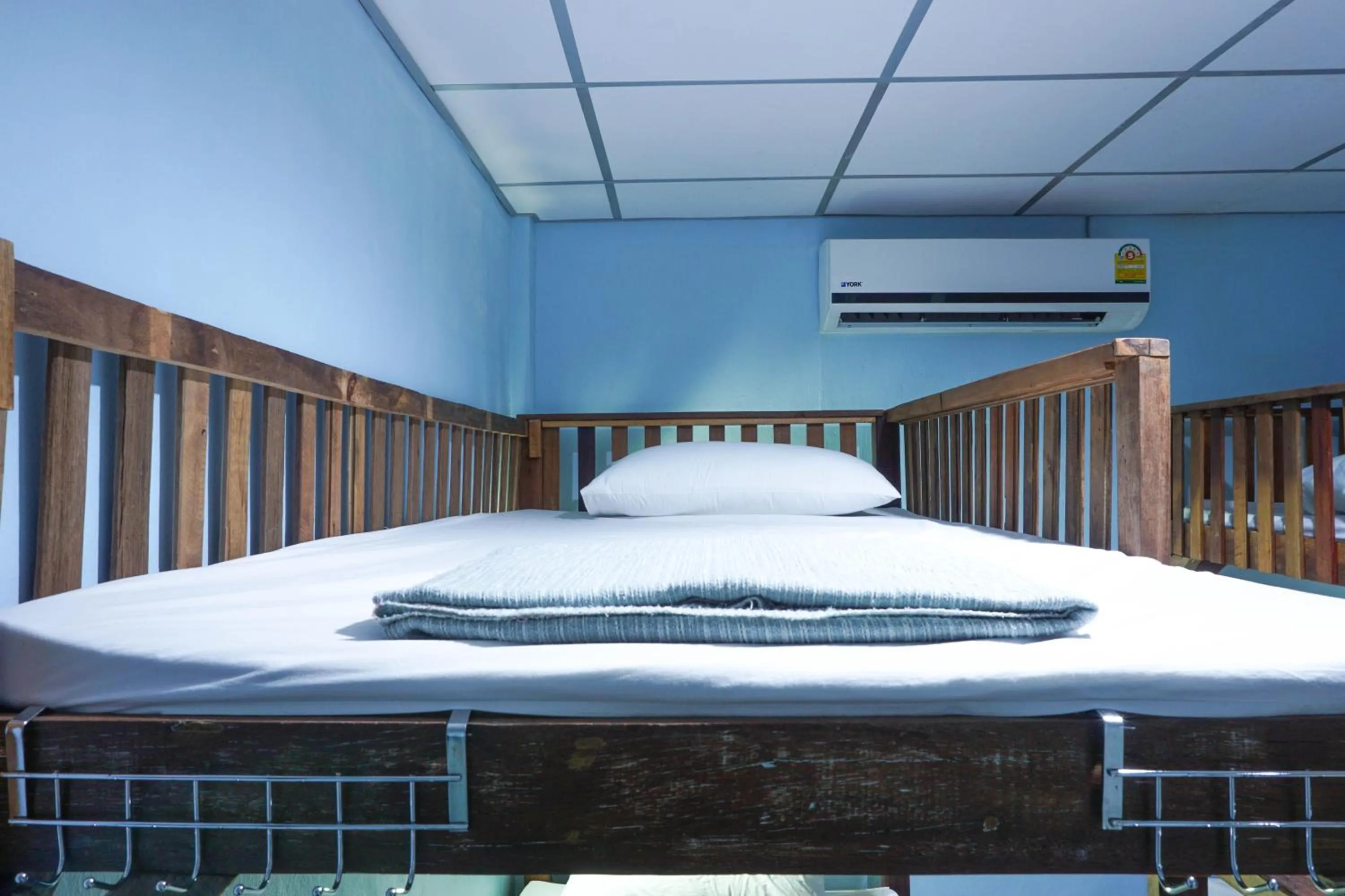 Photo of the whole room, Bed in Zleep63