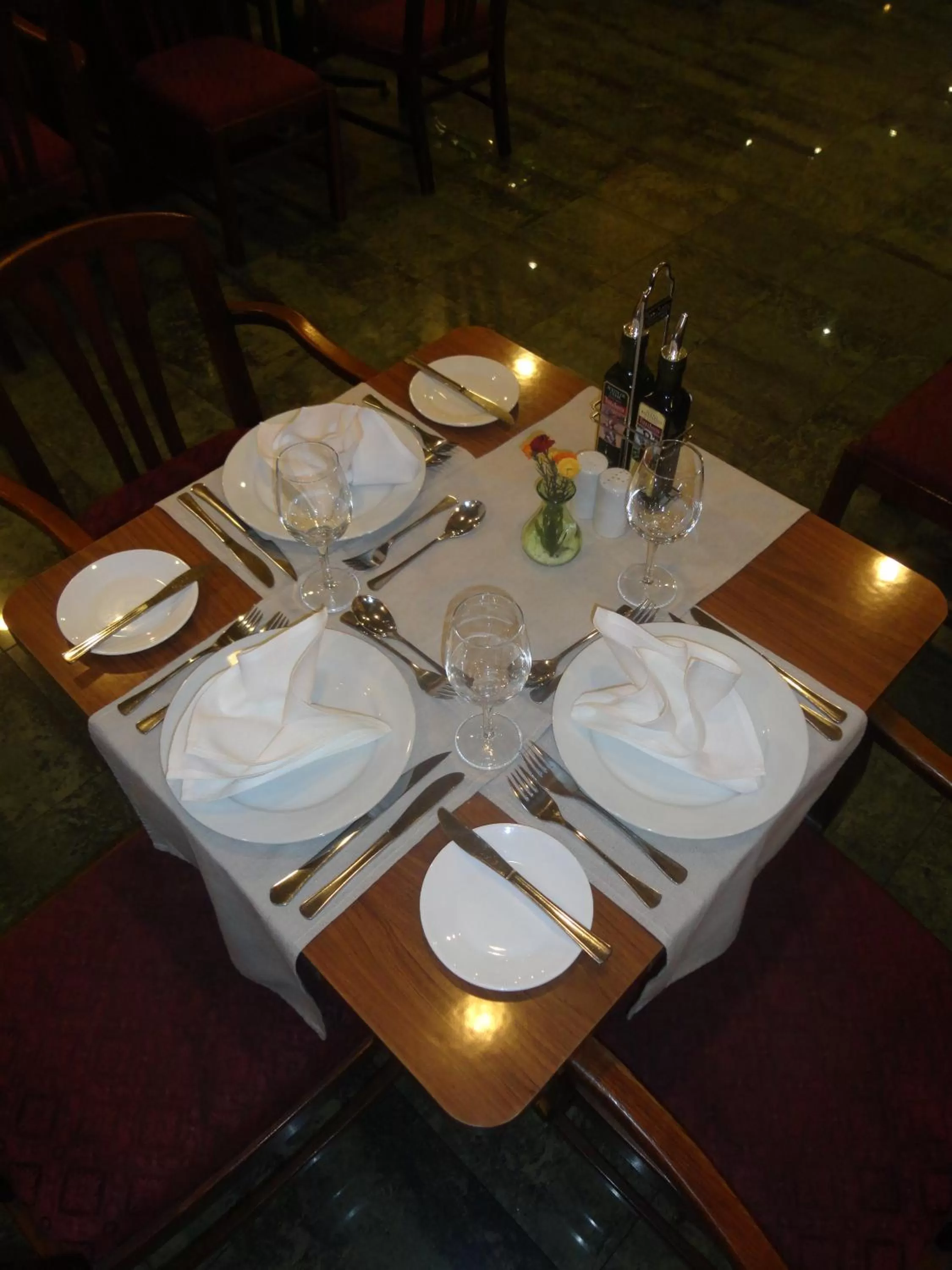 Restaurant/places to eat in Hotel Diego de Almagro Los Angeles