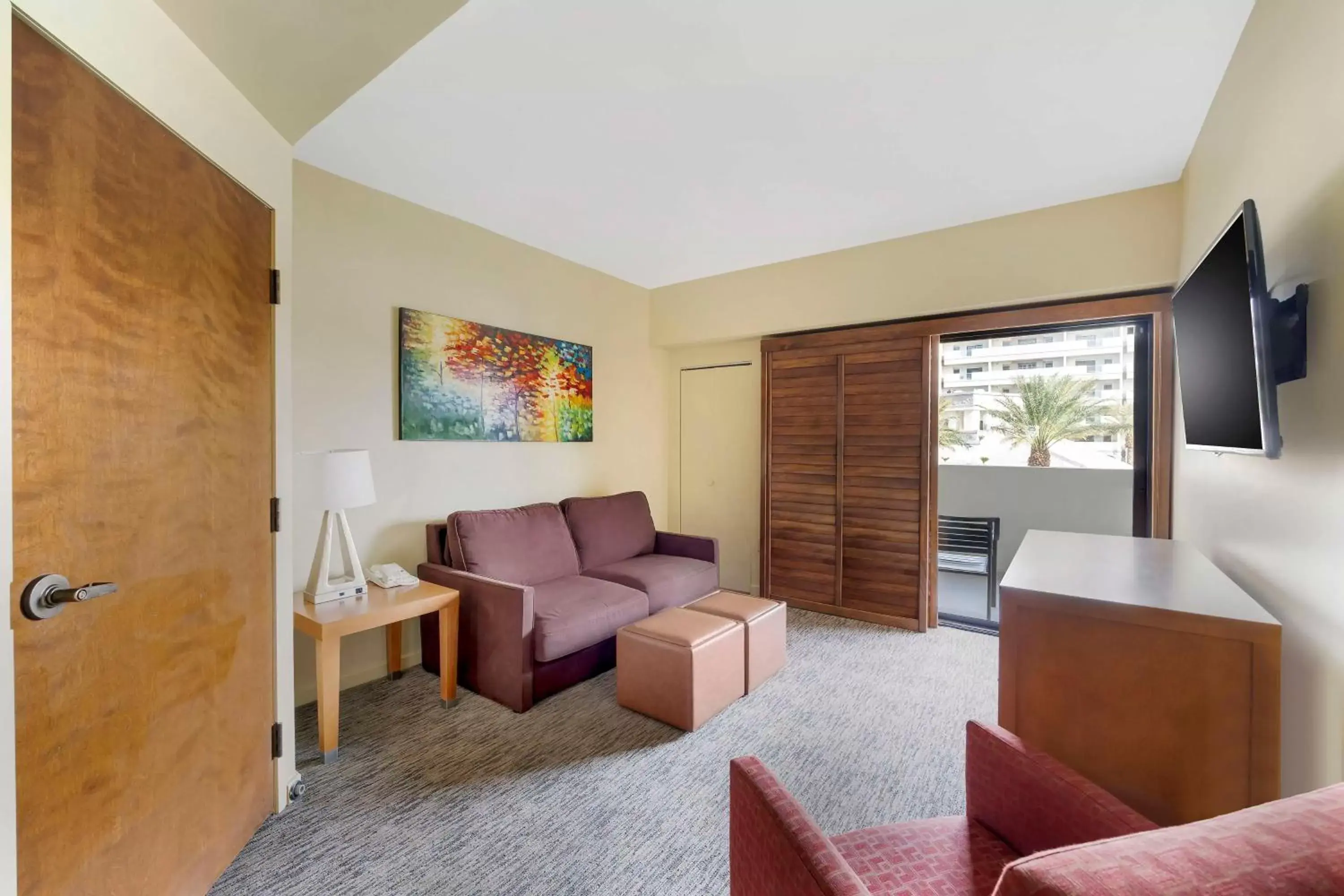 1 BEDROOM 1 KING SUITE WITH ACCESSIBLE TUB in Hilton Vacation Club Cancun Resort Las Vegas 1 BEDROOM 1 KING SUITE WITH ACCESSIBLE TUB in Hilton Vacation Club Cancun Resort Las Vegas