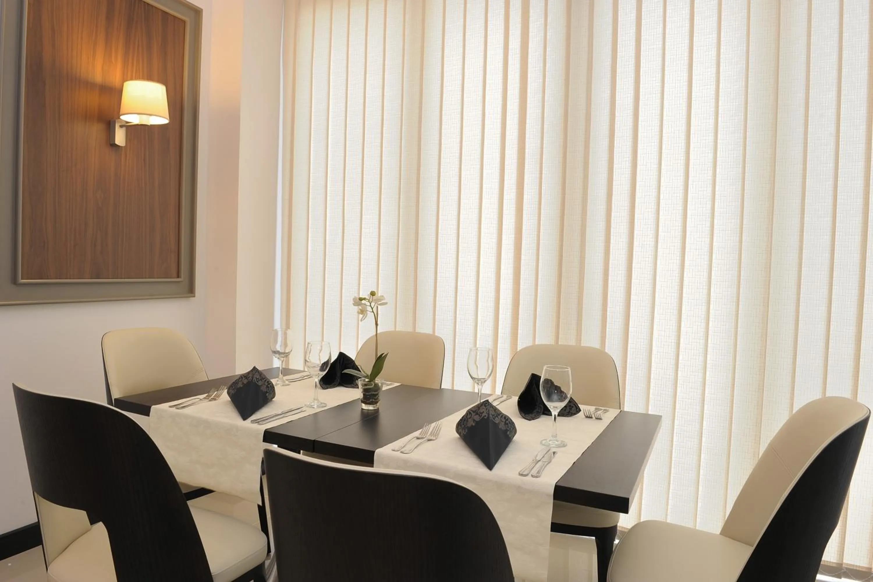 Lounge or bar in The Apartments, Dubai World Trade Centre