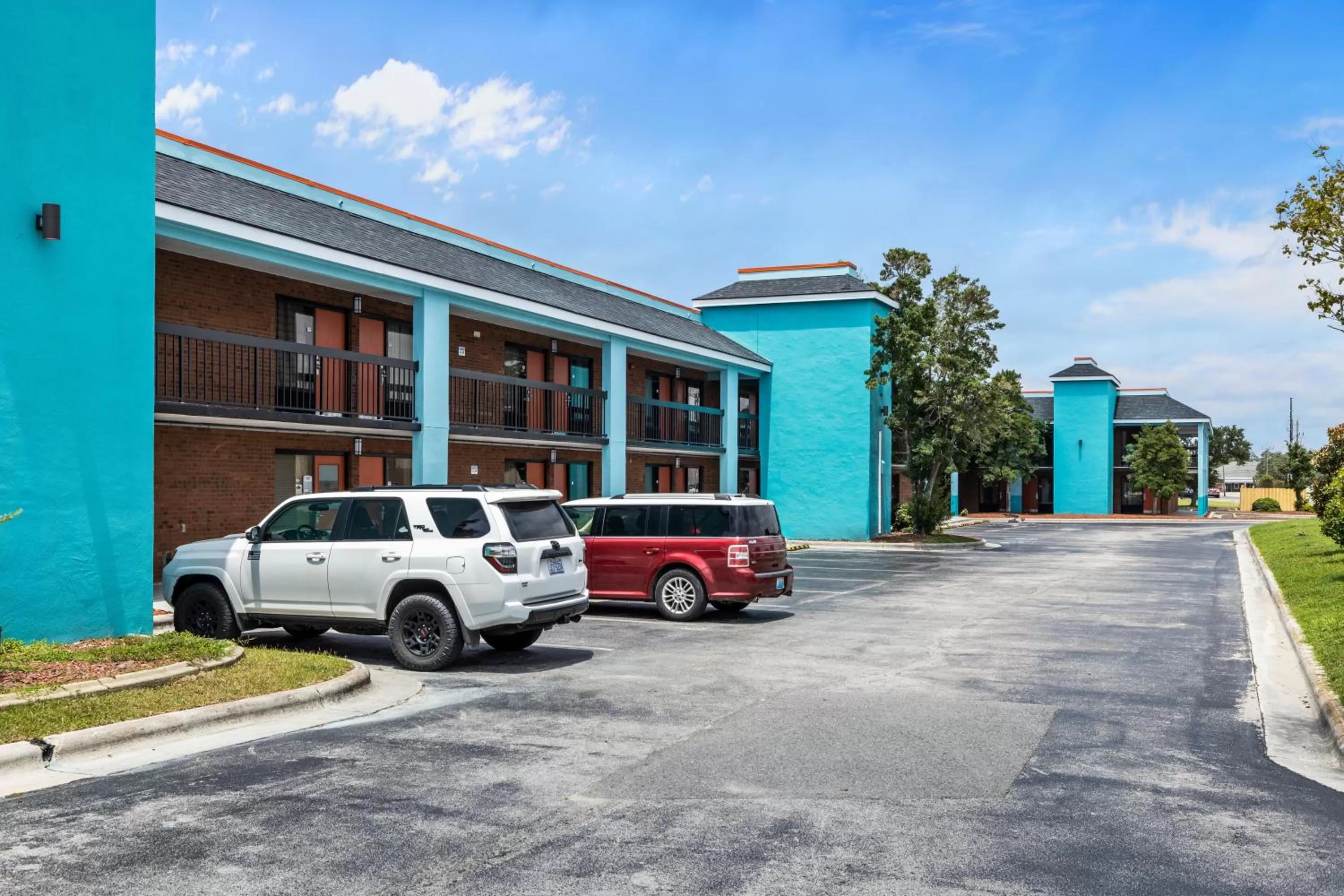 Property building in Garnet Inn & Suites, Morehead City near Atlantic Beach