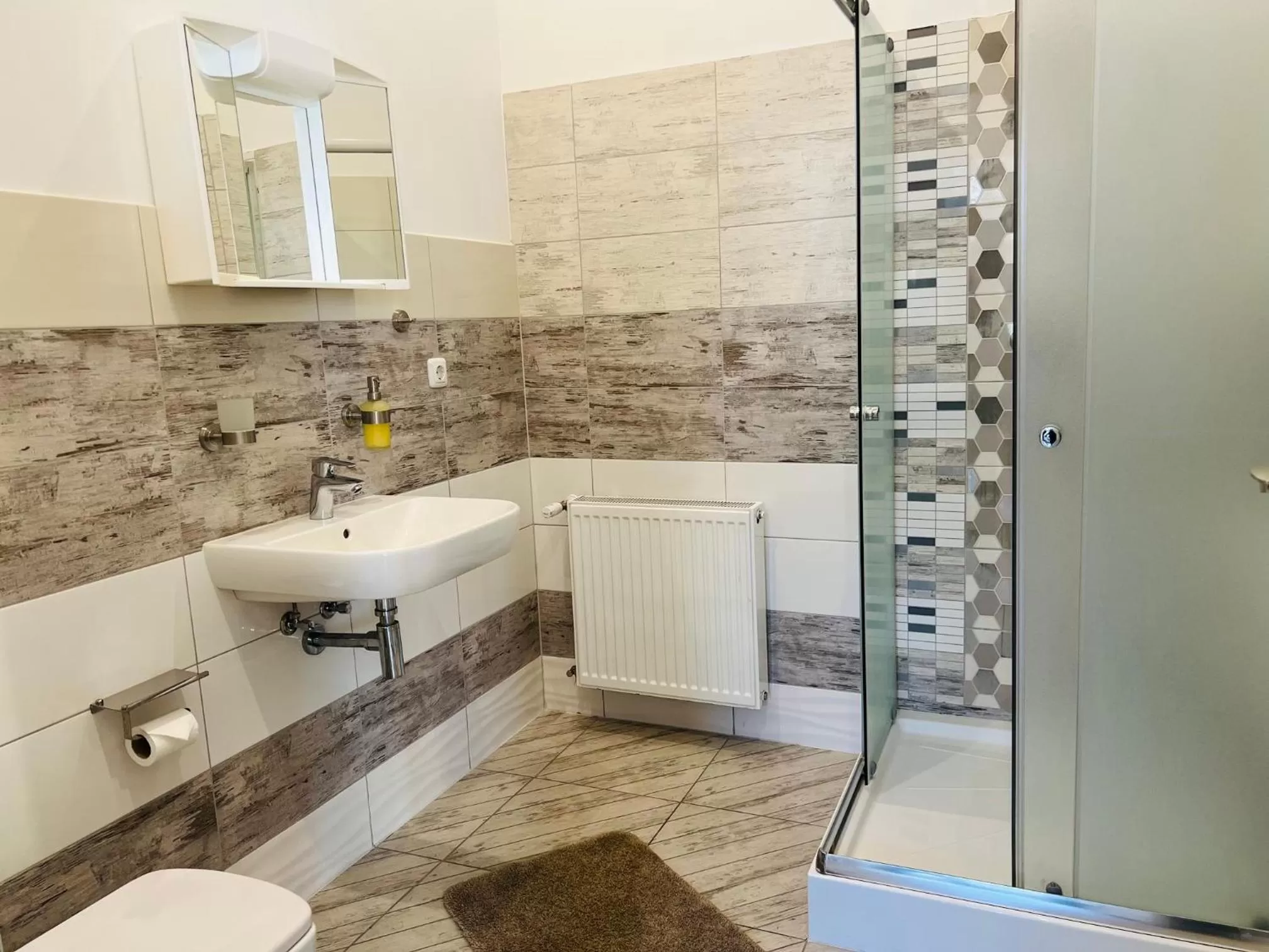 Shower in M&M Hotel - Harburg