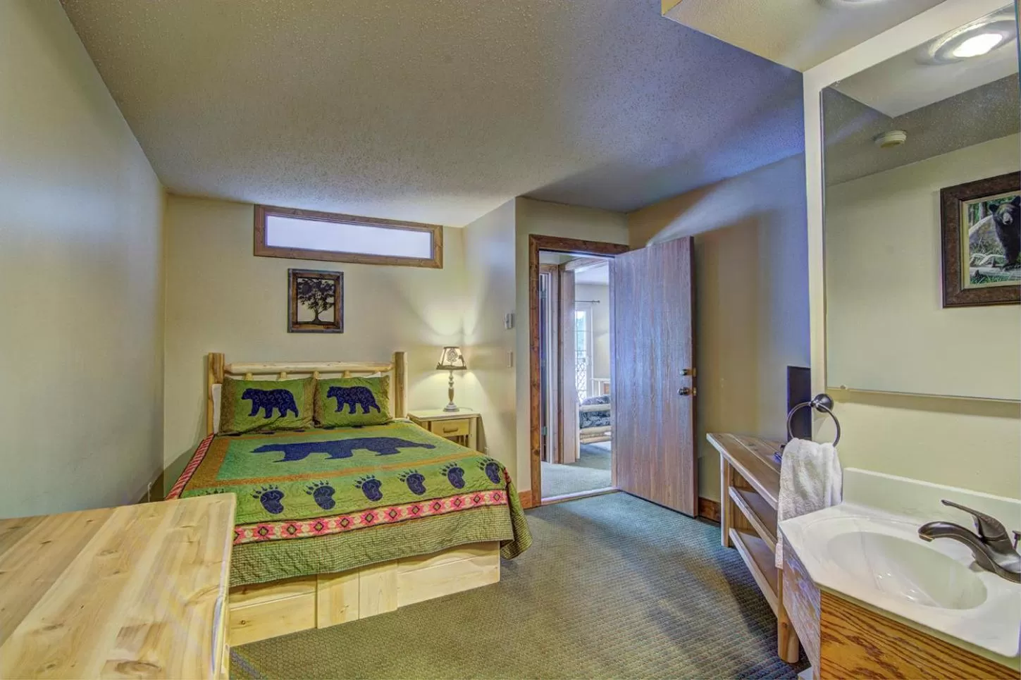 Bedroom in Eagle River Inn and Resort