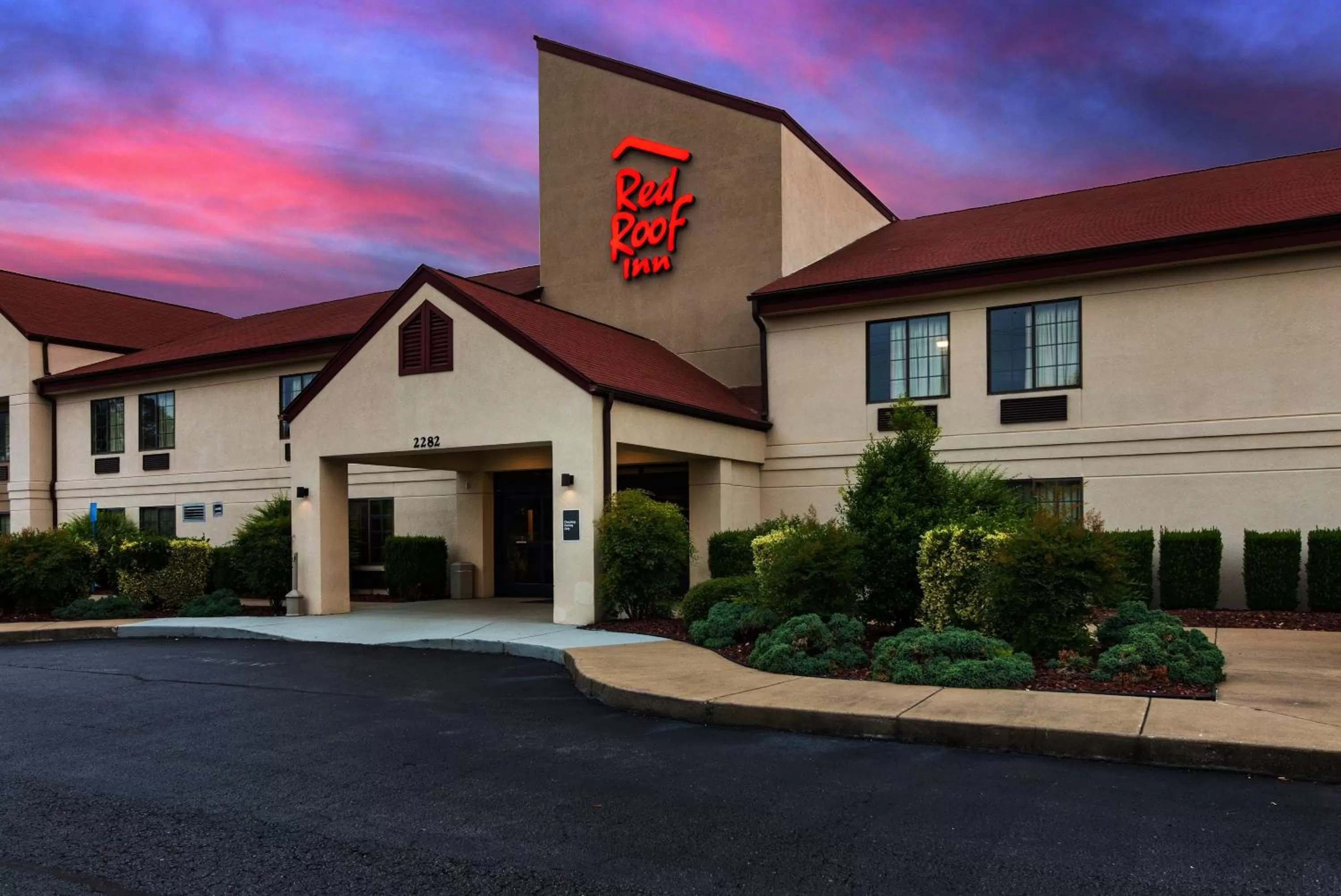 Property building in Red Roof Inn Murfreesboro