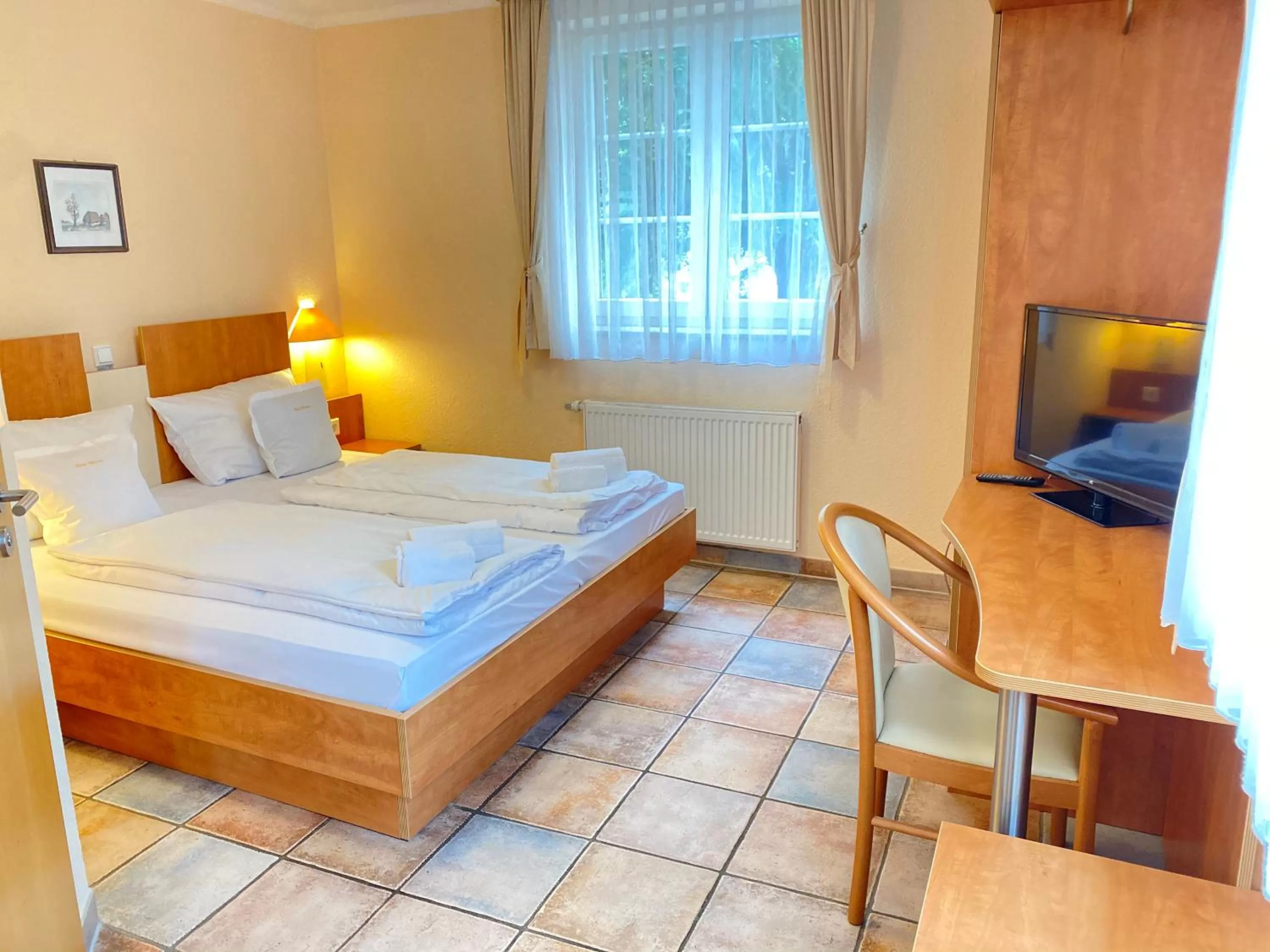 Bed in Vintage Hotel Köln Pulheim - Kostenlose Parkplätze