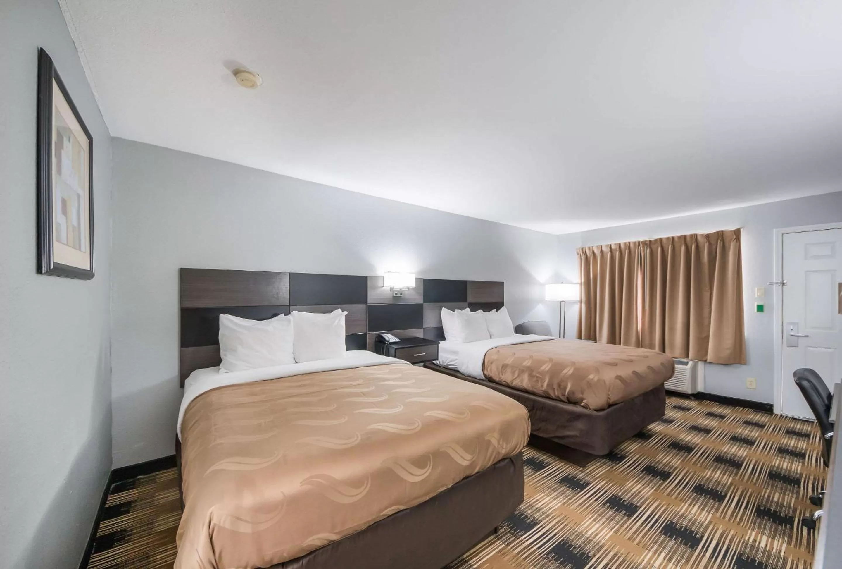 Photo of the whole room in Quality Inn Medical Center