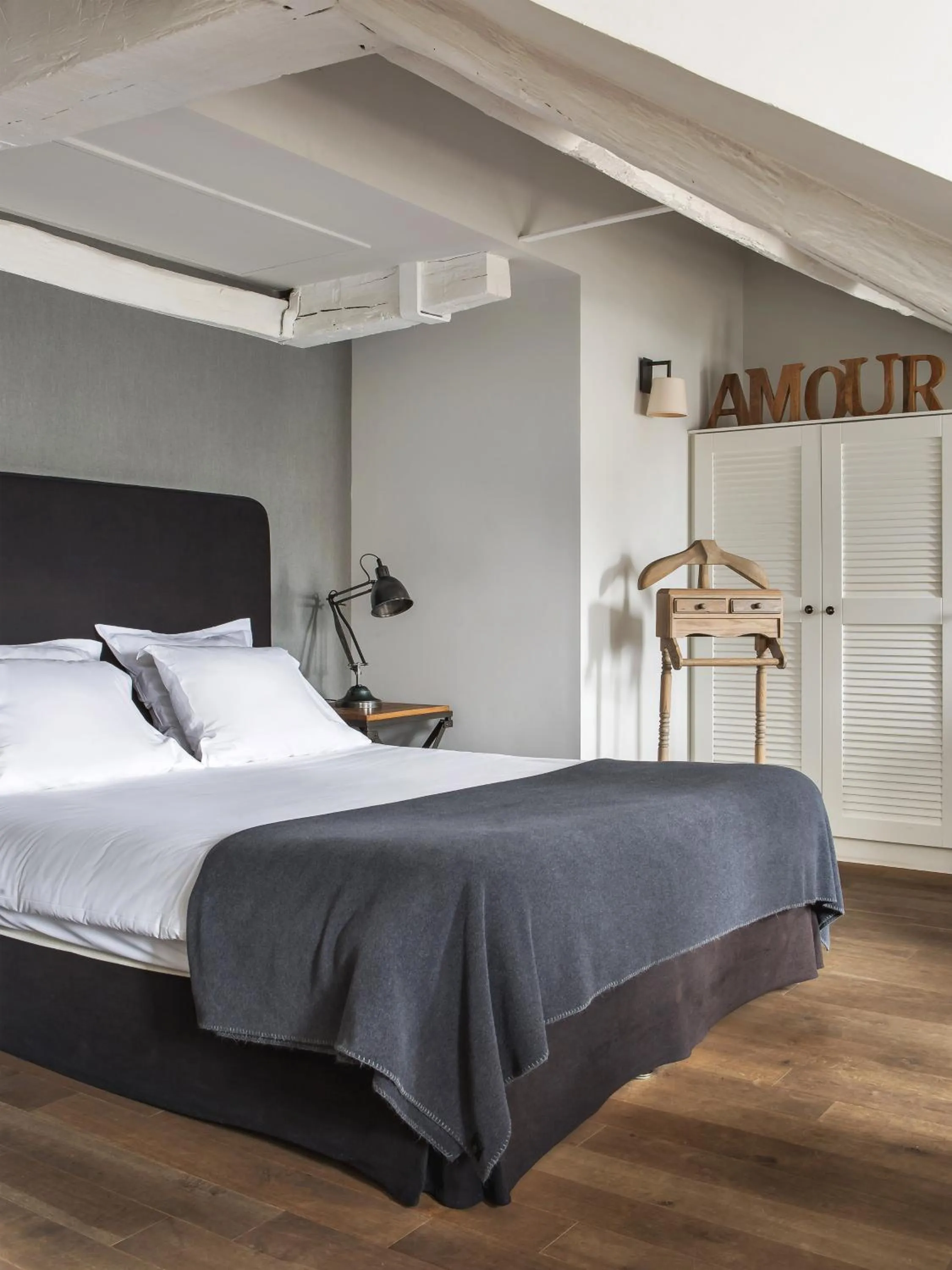 Bedroom, Bed in New Hotel Roblin