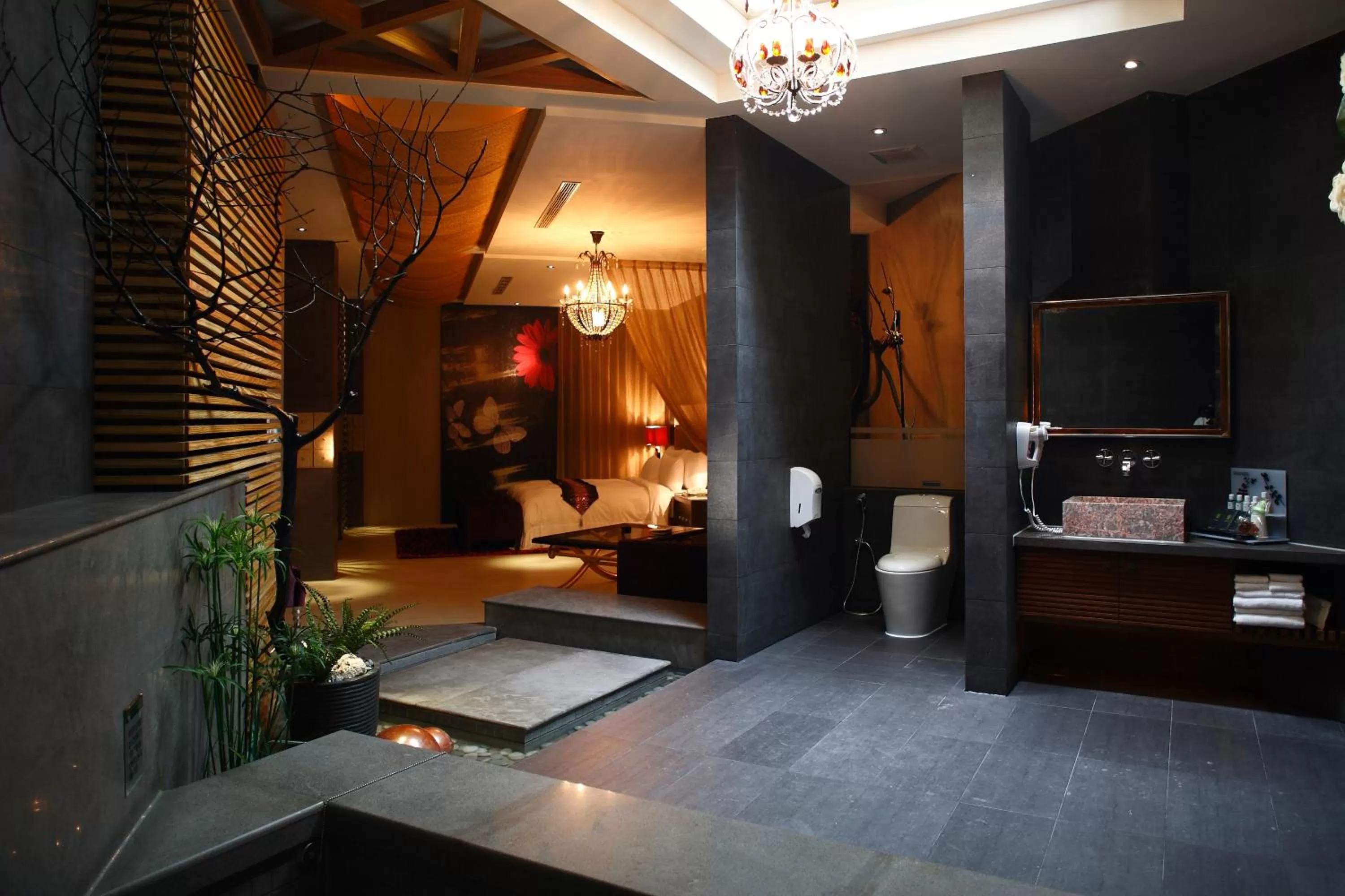 Photo of the whole room in Dryad Motel