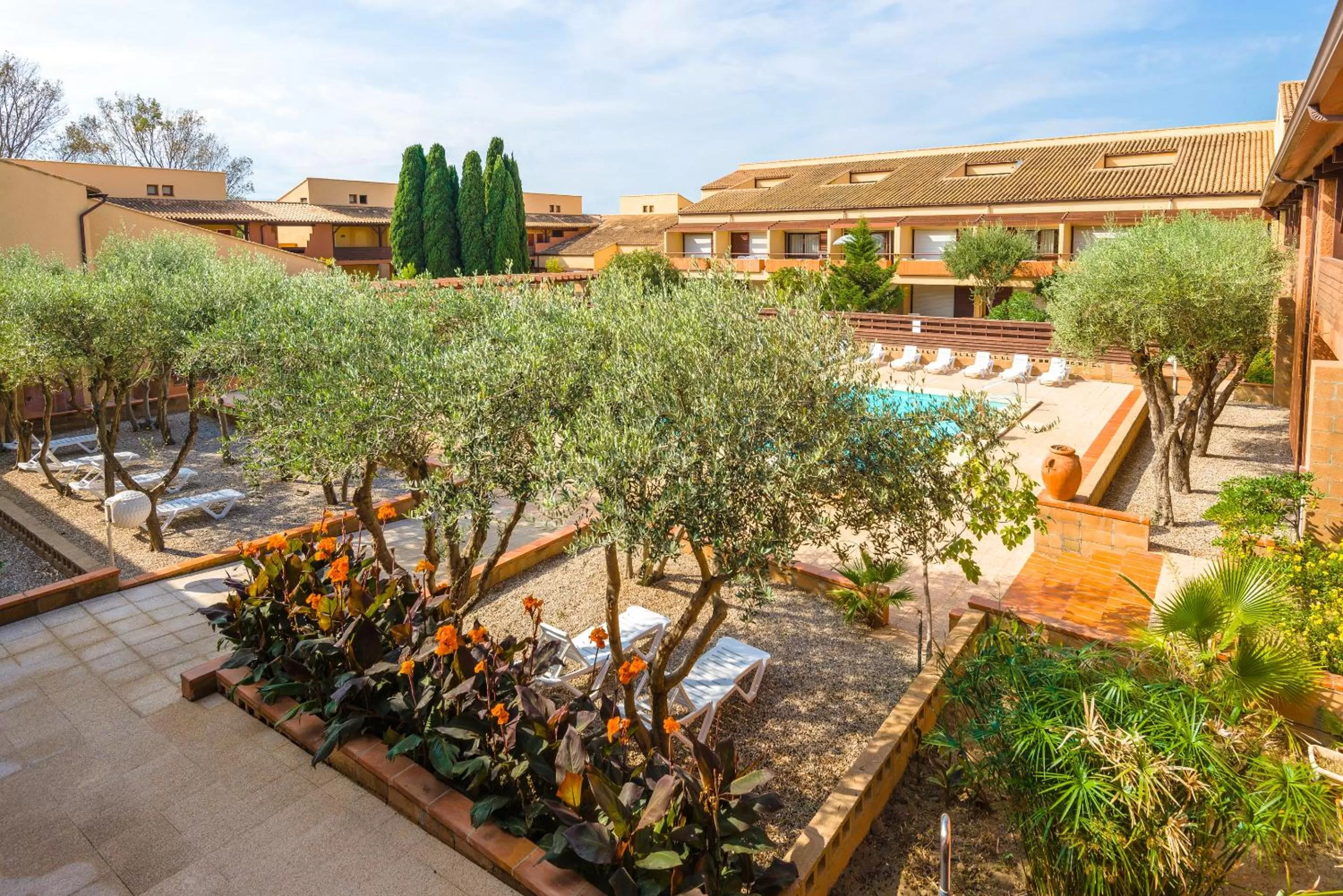 Facade/entrance in Lagrange Vacances Résidence du Golf