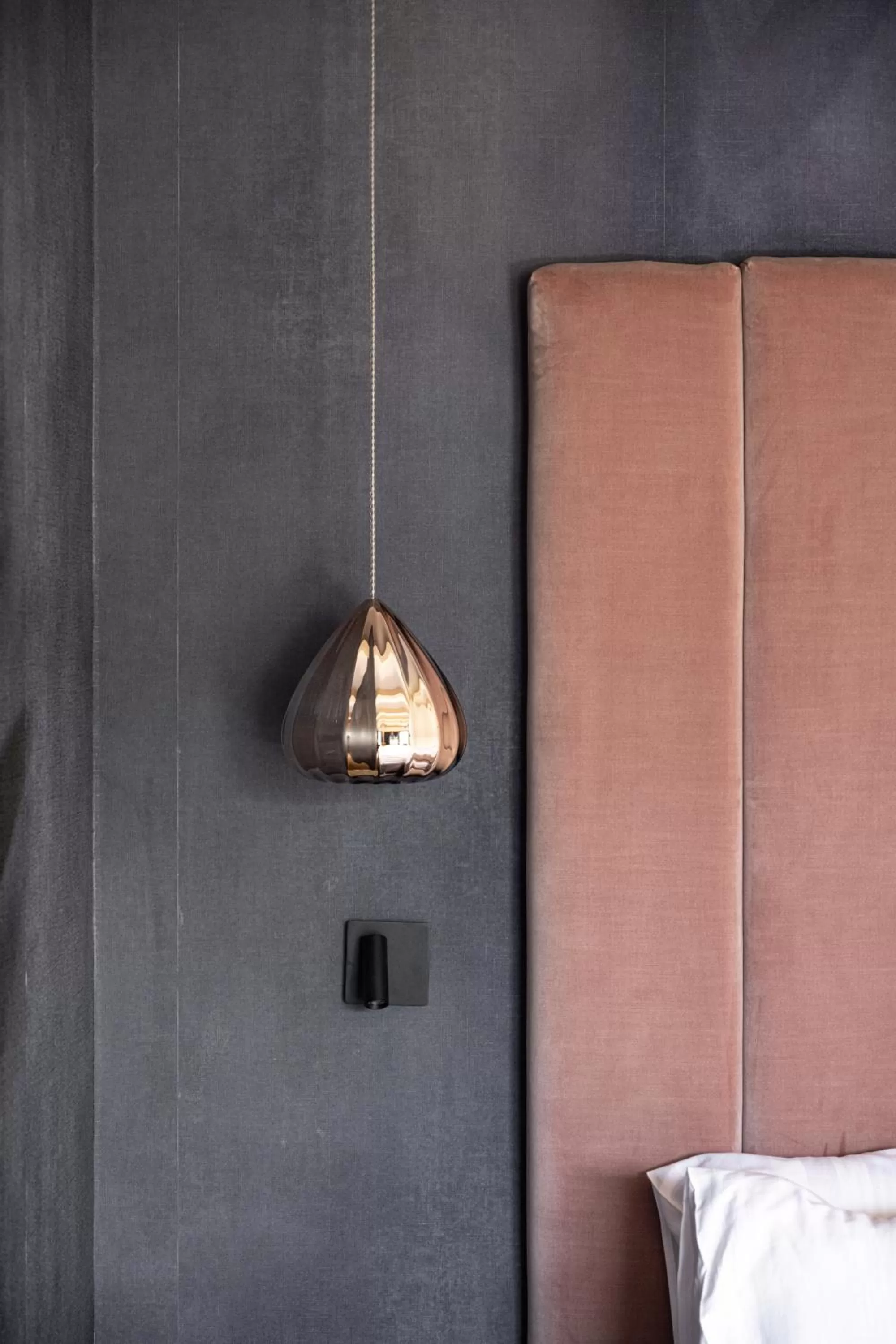 TV/Entertainment Center in Alpuris - Your Boutique Suite - Hotel B&B