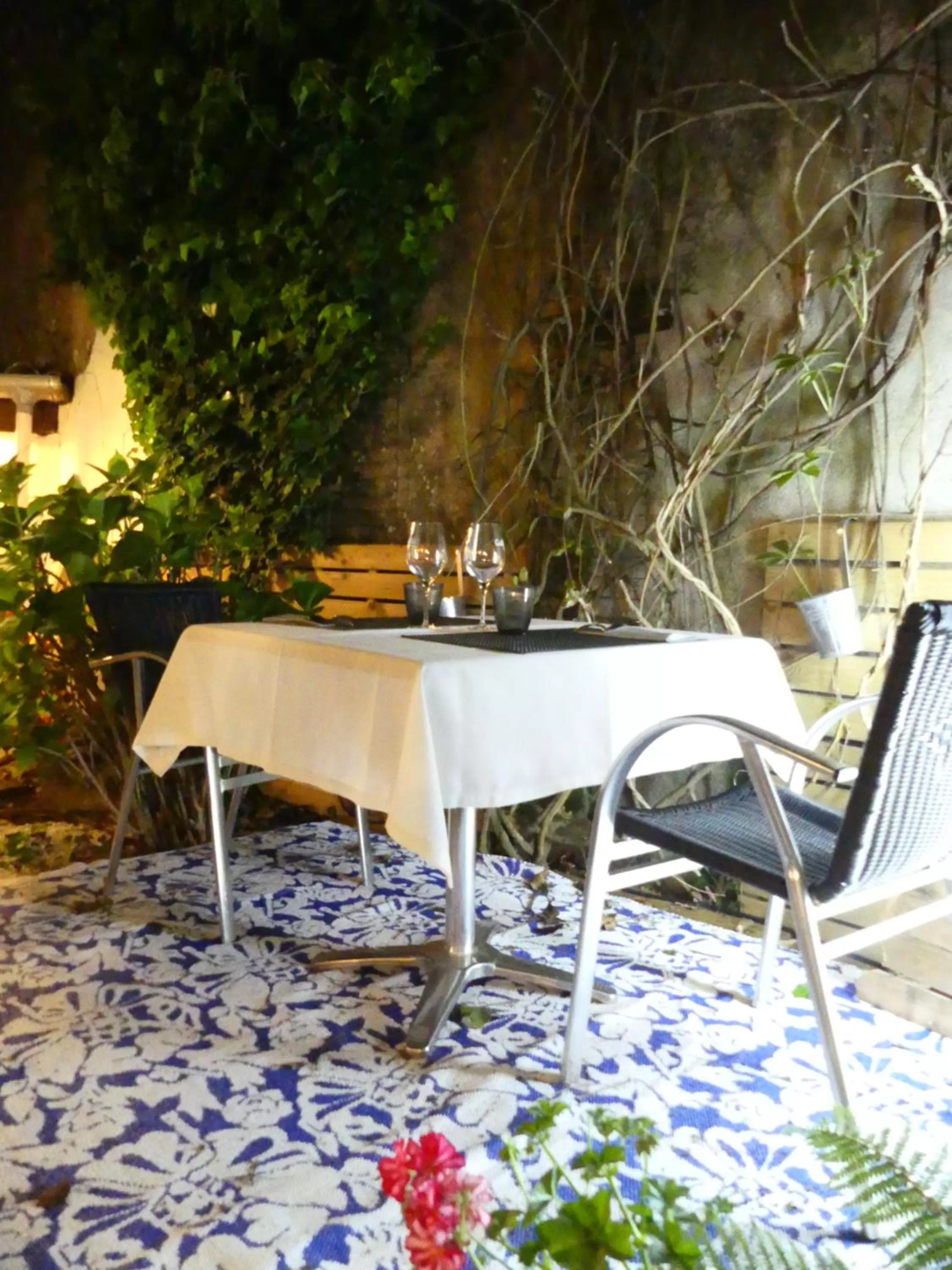 Dining area in Le 9 en Cuisine