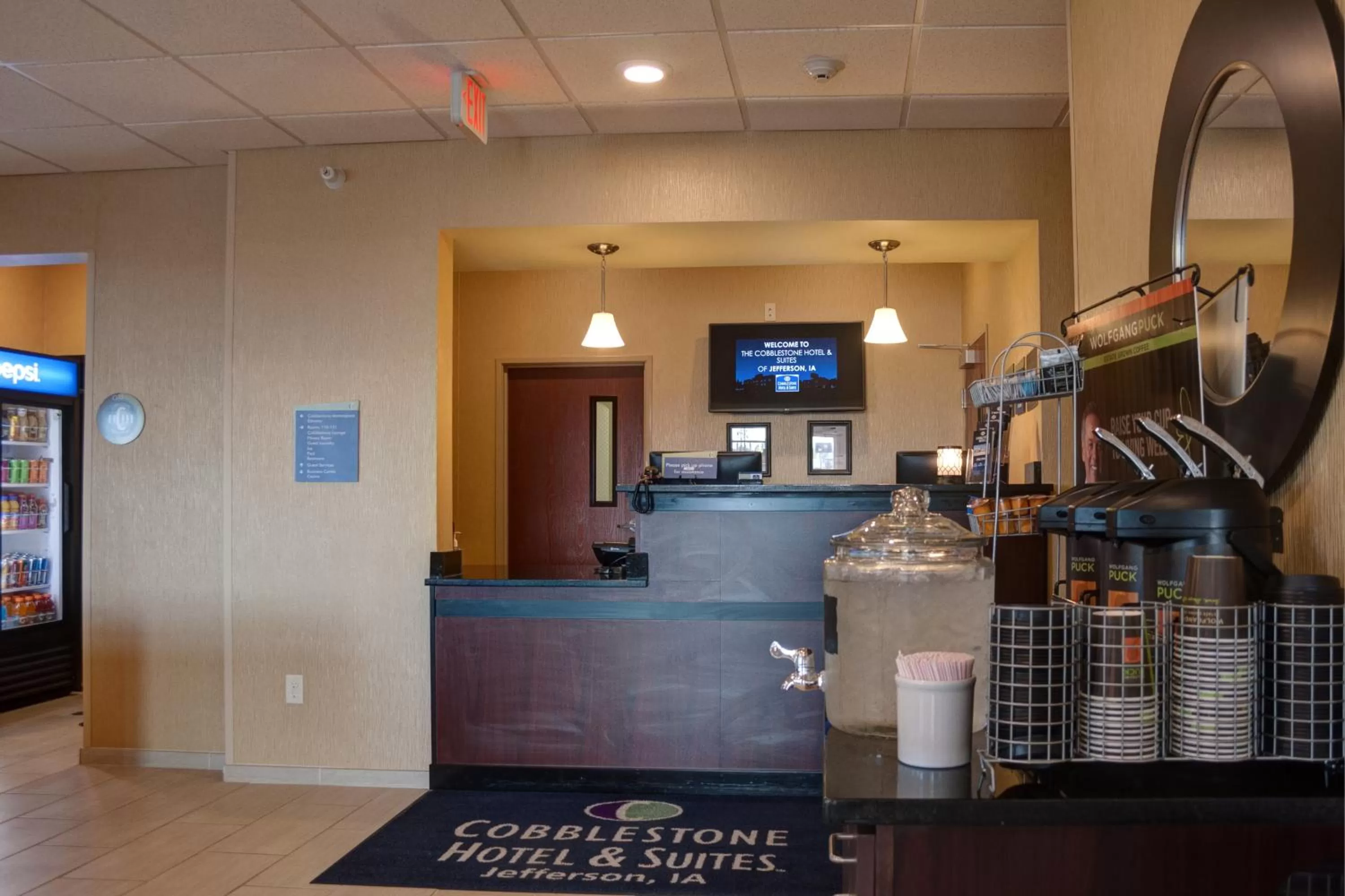 Lobby or reception in Cobblestone Hotel and Suites - Jefferson