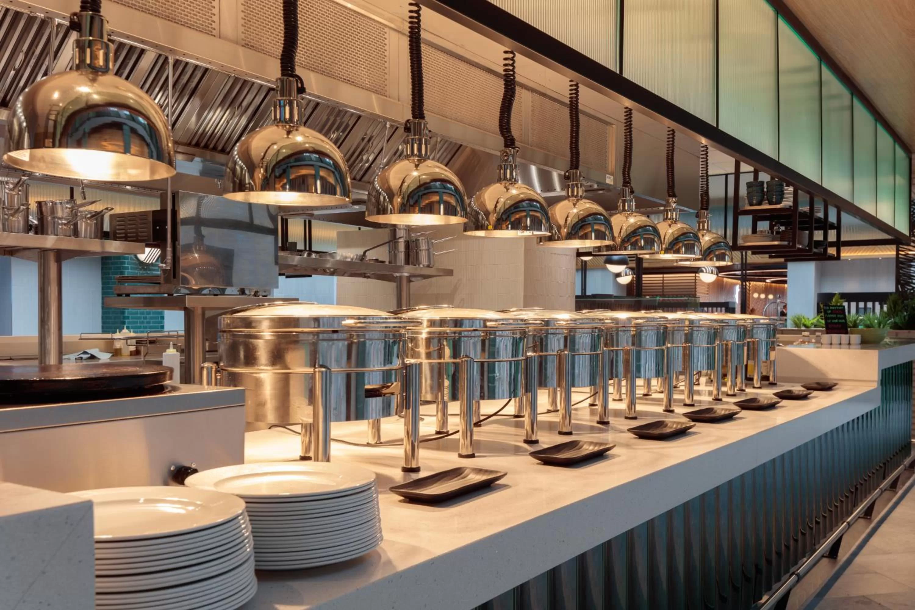 Restaurant/places to eat in Holiday Inn London Heathrow - Bath Road by IHG