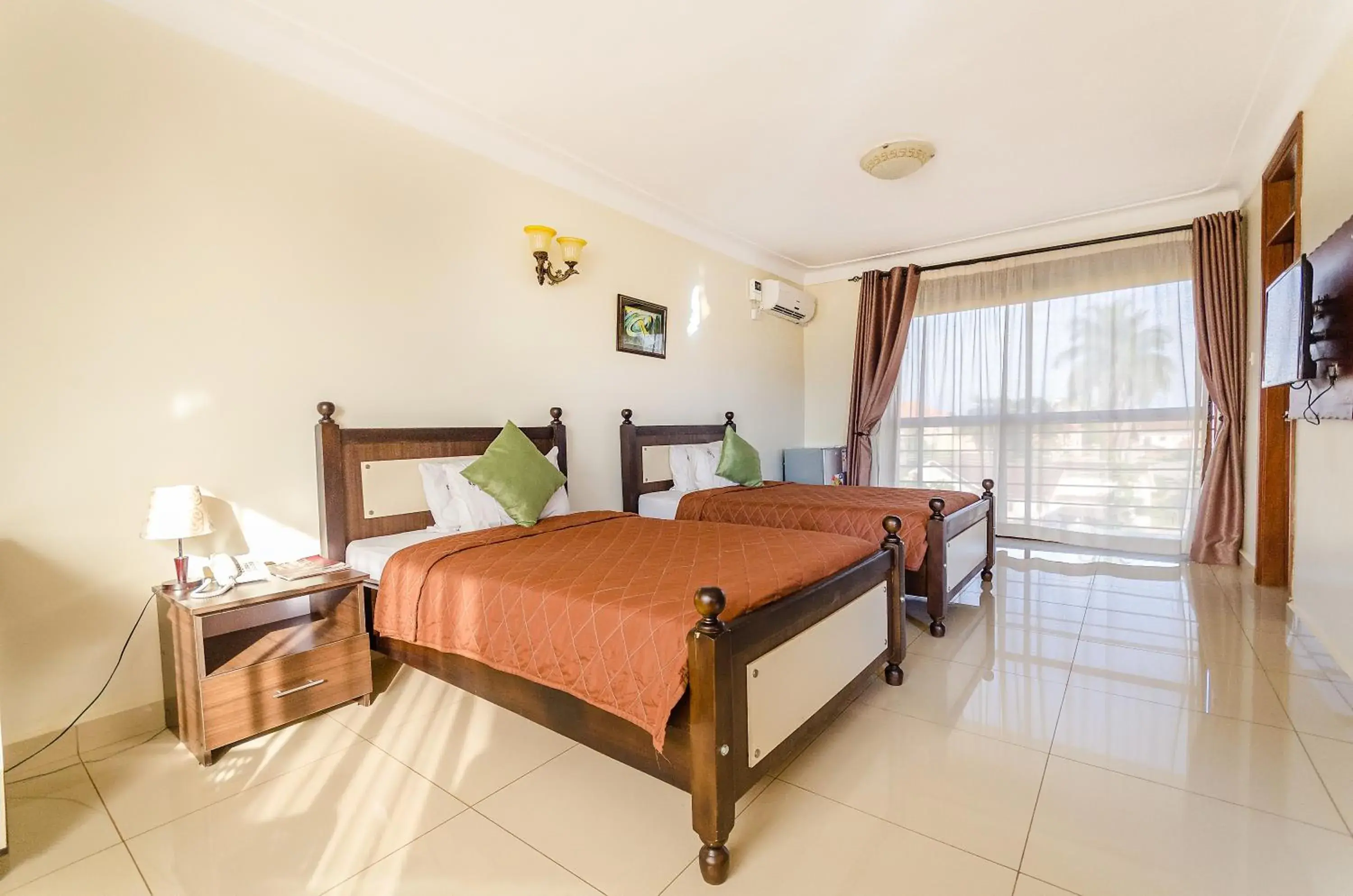 Twin Room with Balcony in Marie's Royale Hotel Twin Room with Balcony in Marie's Royale Hotel