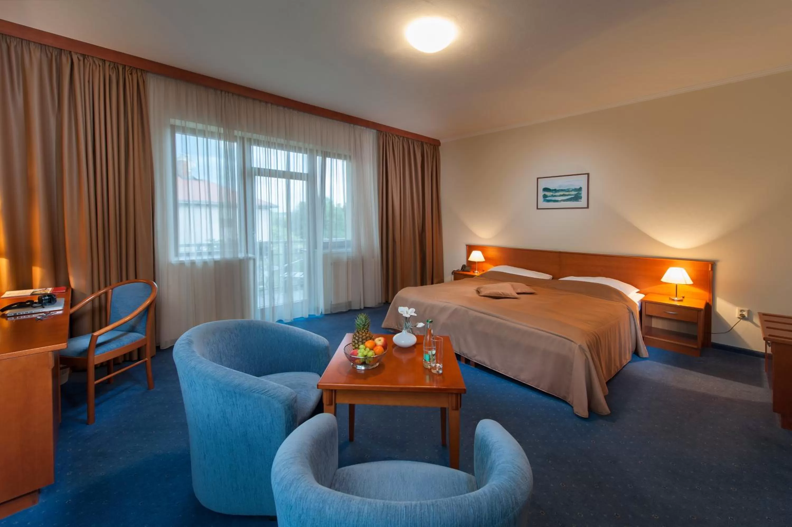 Photo of the whole room, Bed in April hotel Panorama