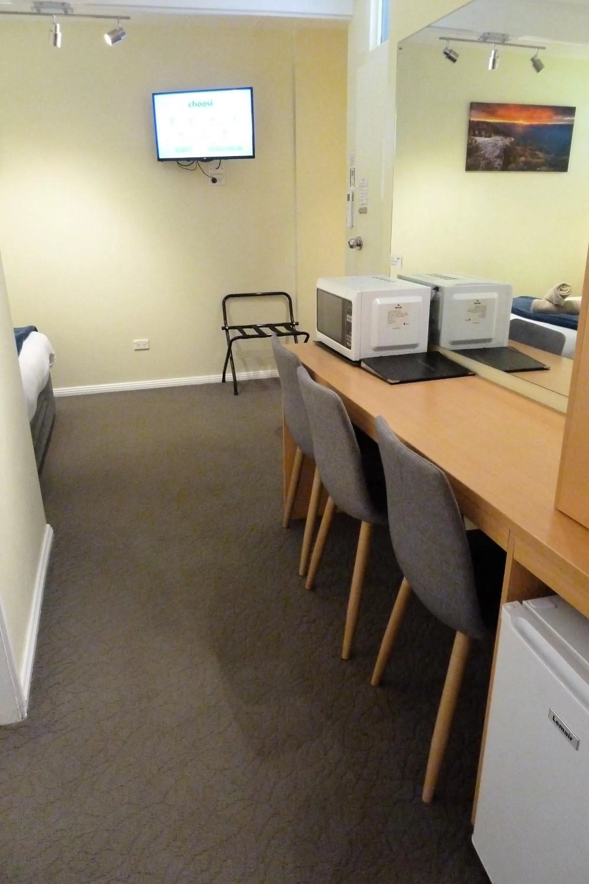 TV and multimedia in Sky Rider Motor Inn