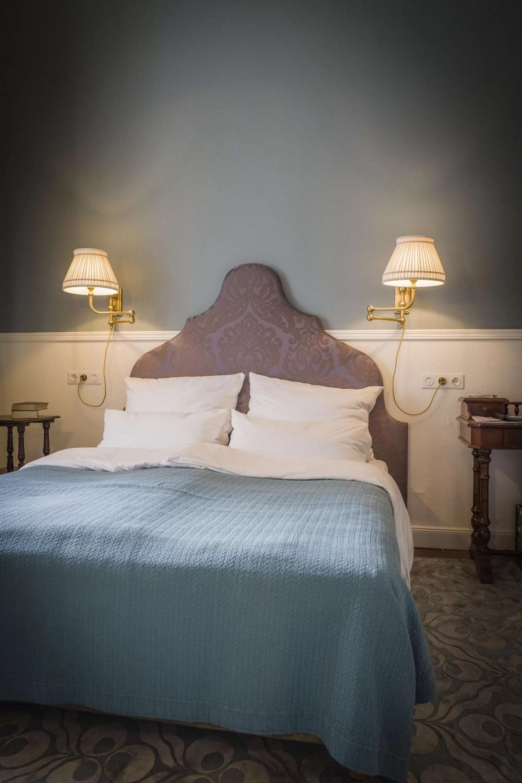 Photo of the whole room, Bed in HENRI Hotel Berlin Kurfürstendamm