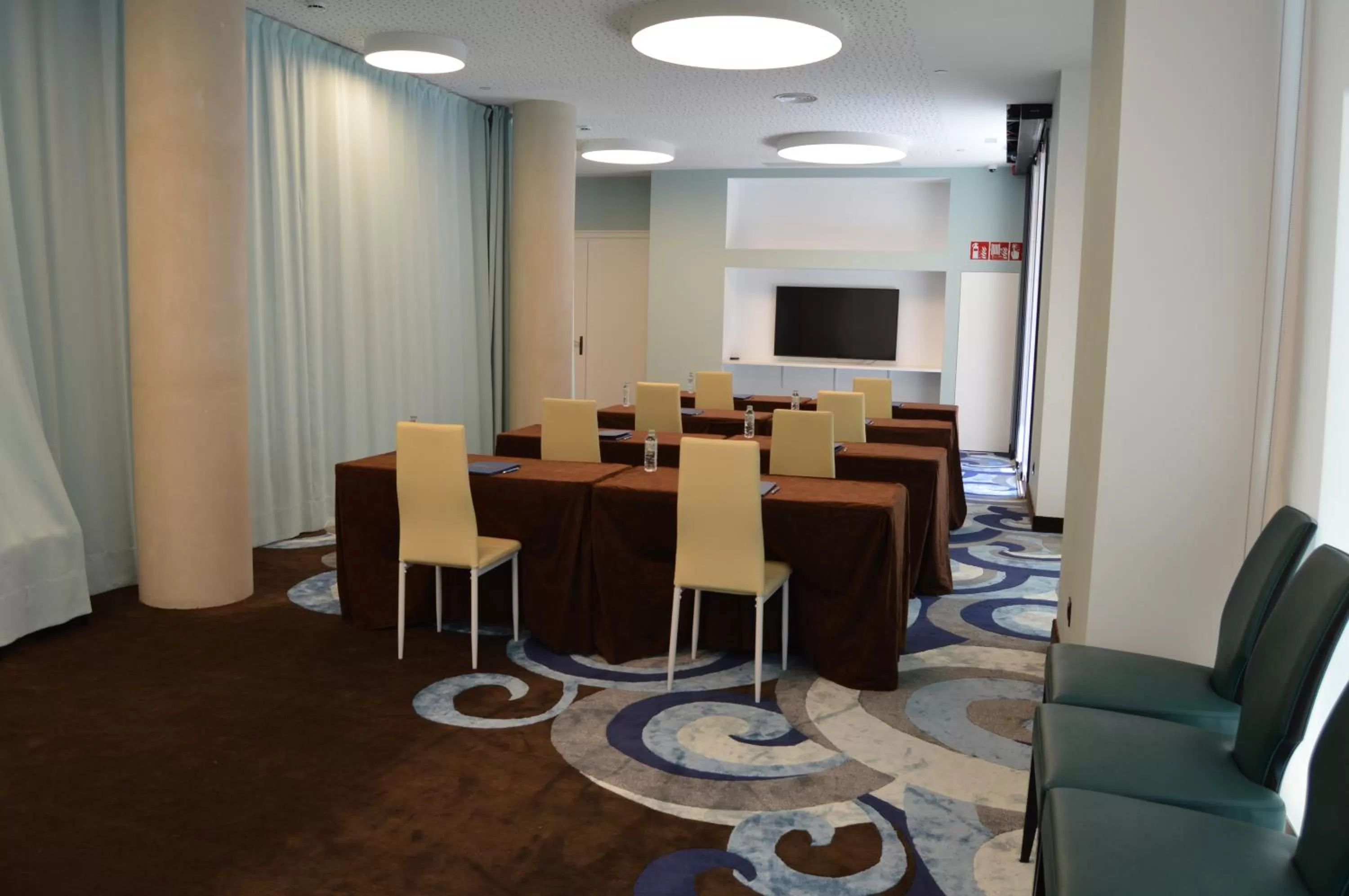 Meeting/conference room in Boutique Hotel Élke Spa Superior