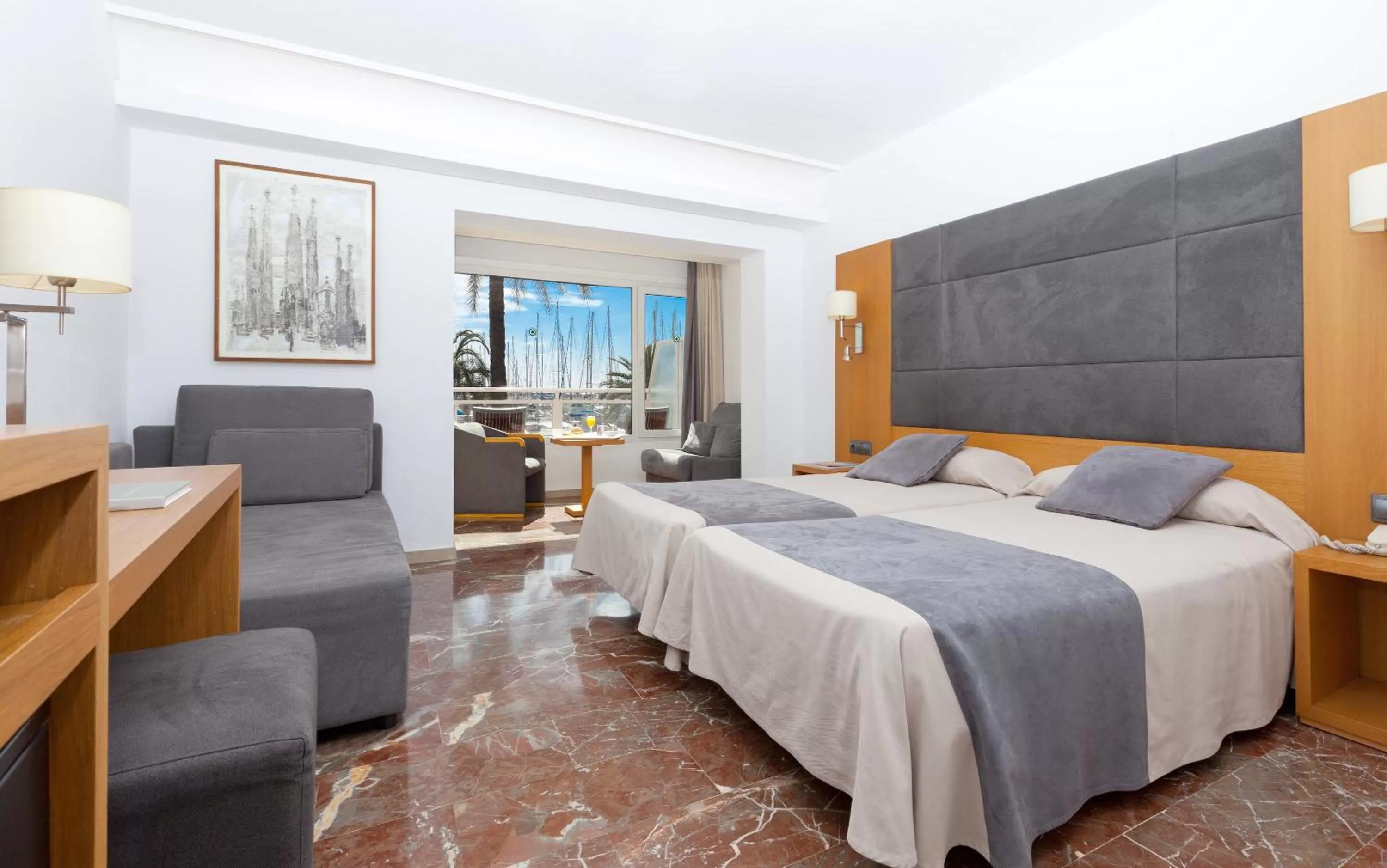 Bed in Hotel Mirador