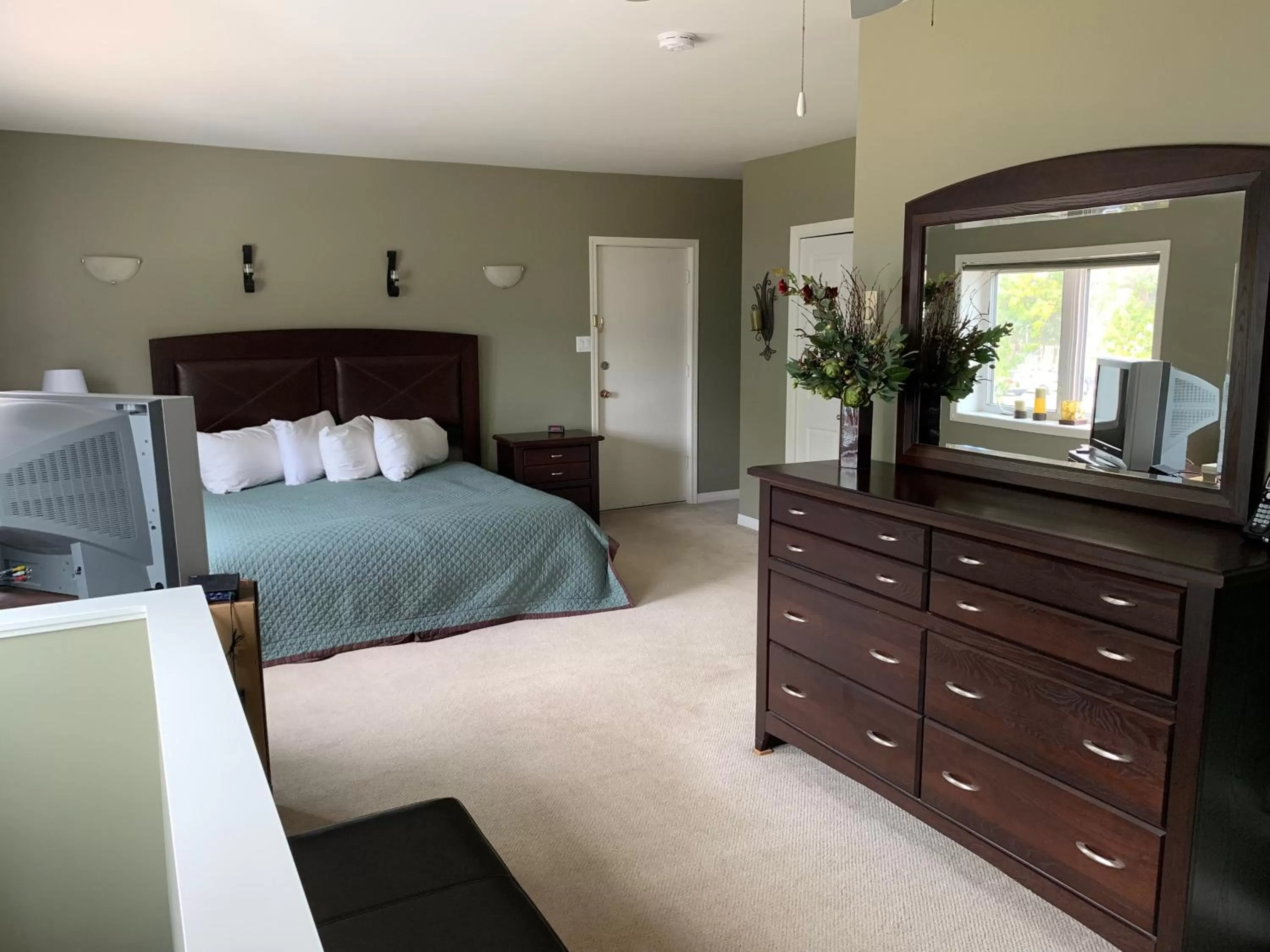 Bed in Dauphin Inn Express