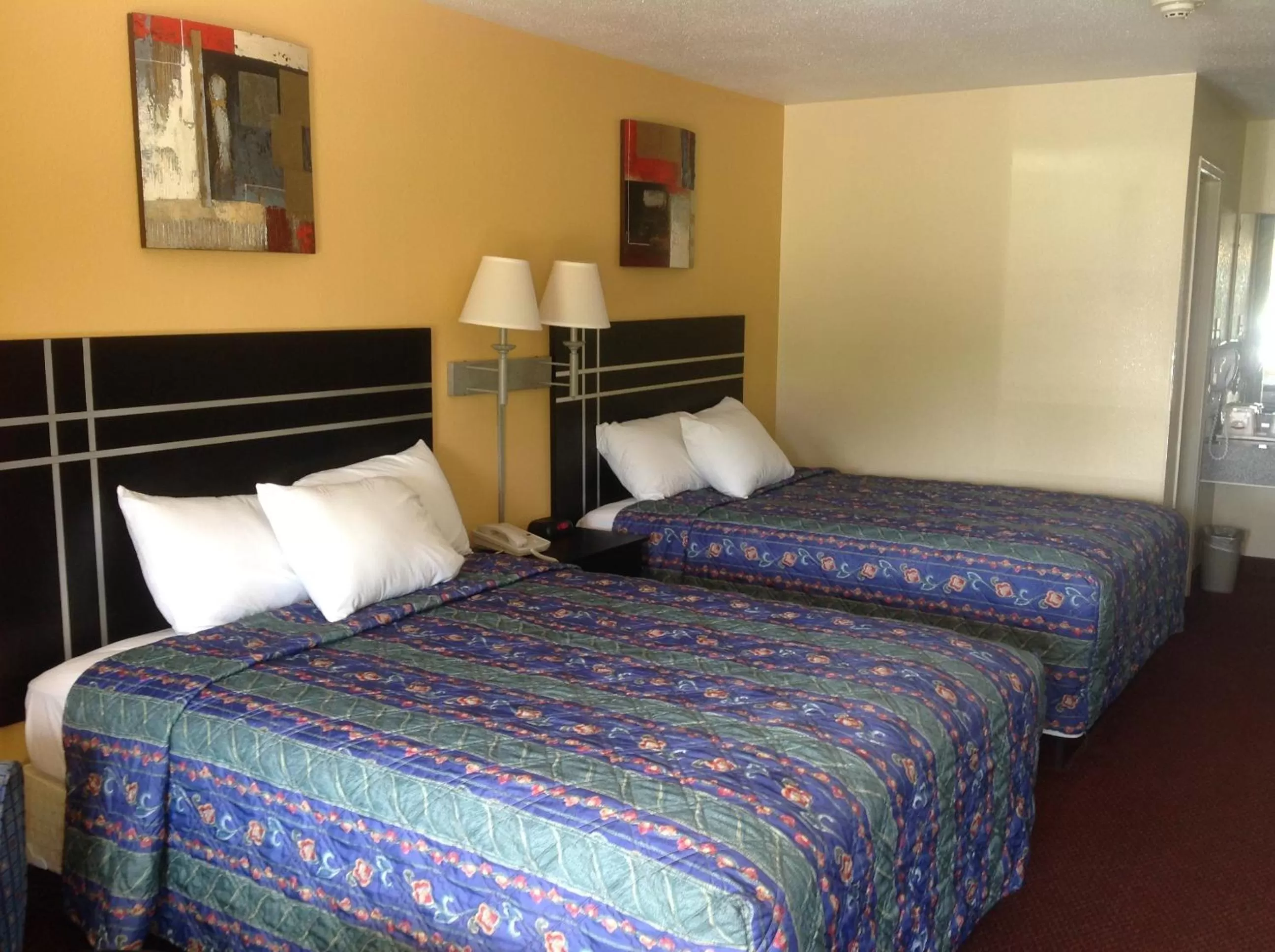 Double Room with Two Double Beds in Countryside Inn