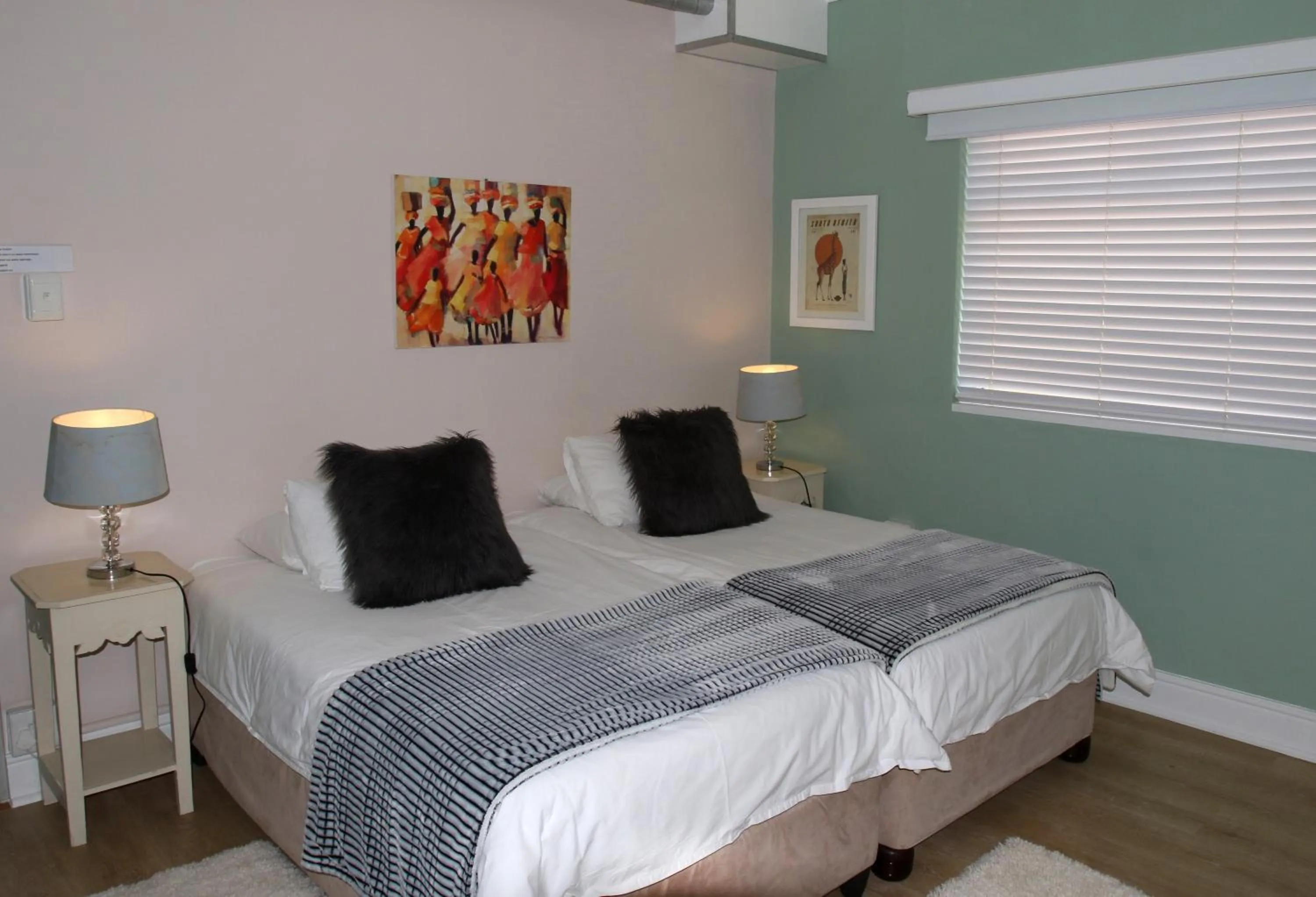 Bed in Dolphin Inn Guesthouse