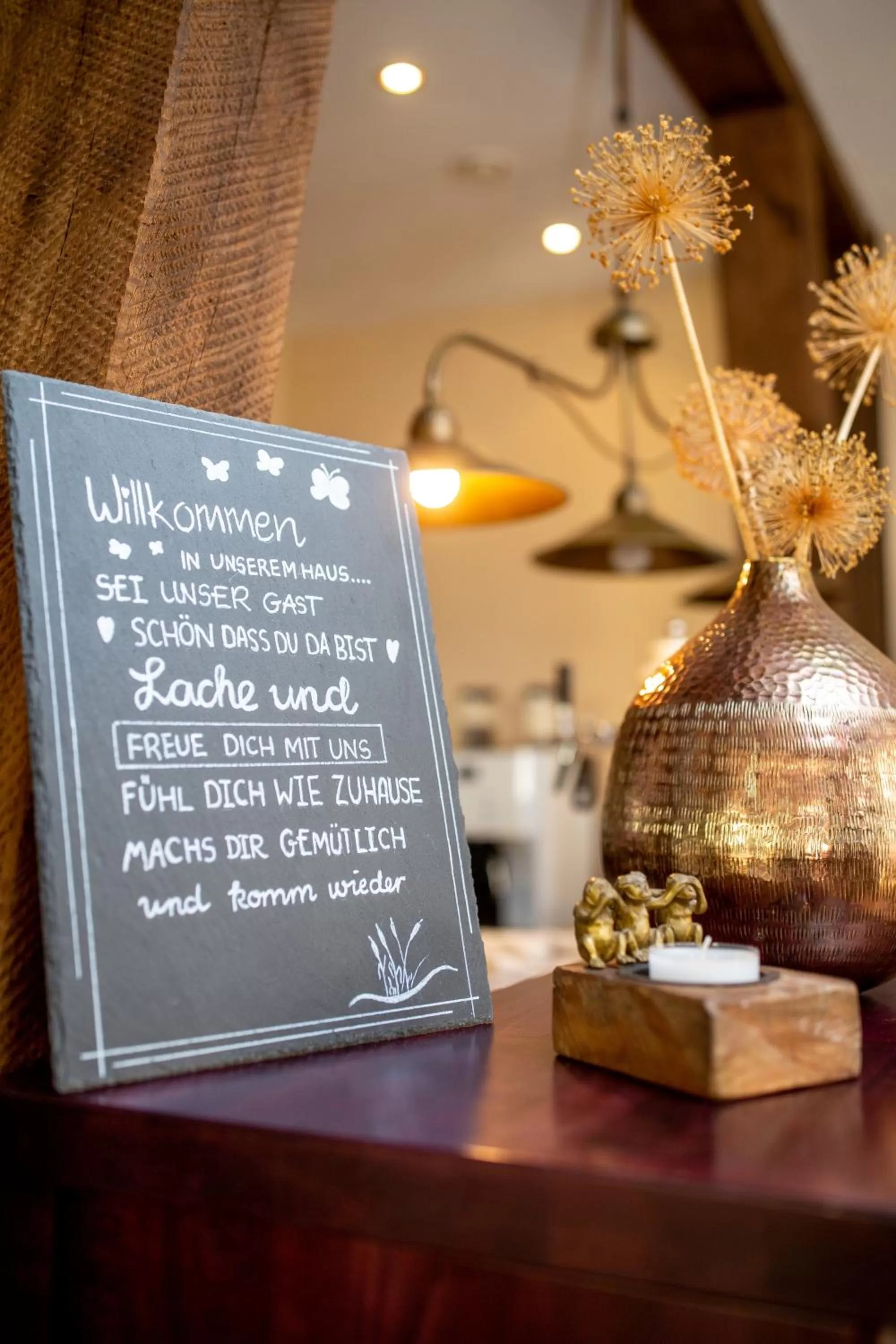 Text overlay in Hotel und Restaurant Haus Sajons