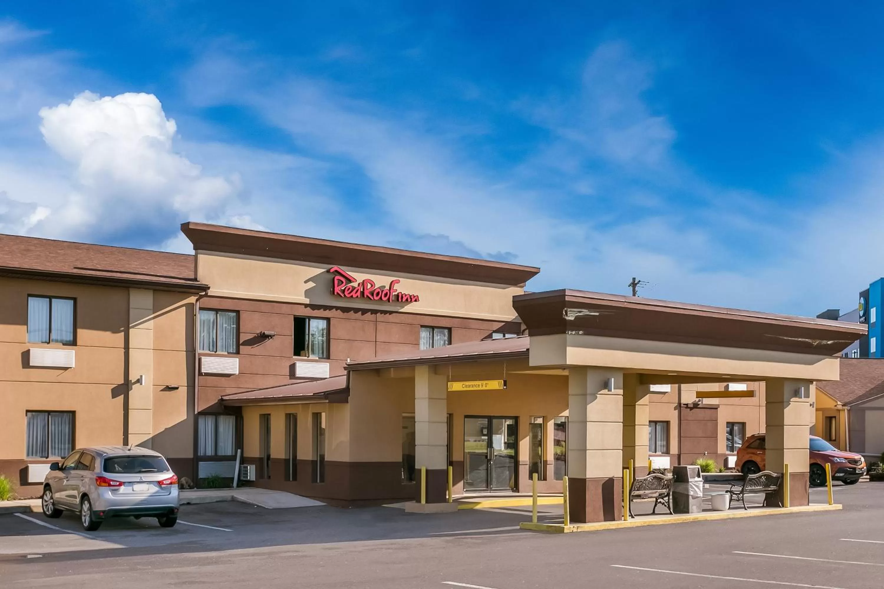 Property building in Red Roof Inn Denver