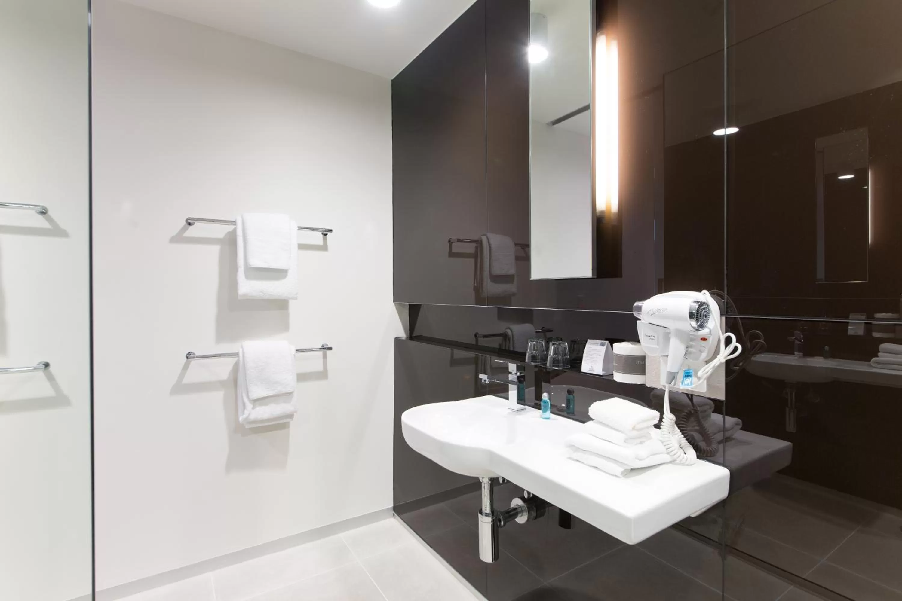 Superior Twin Room with No Housekeeping Service in Great Southern Hotel Melbourne