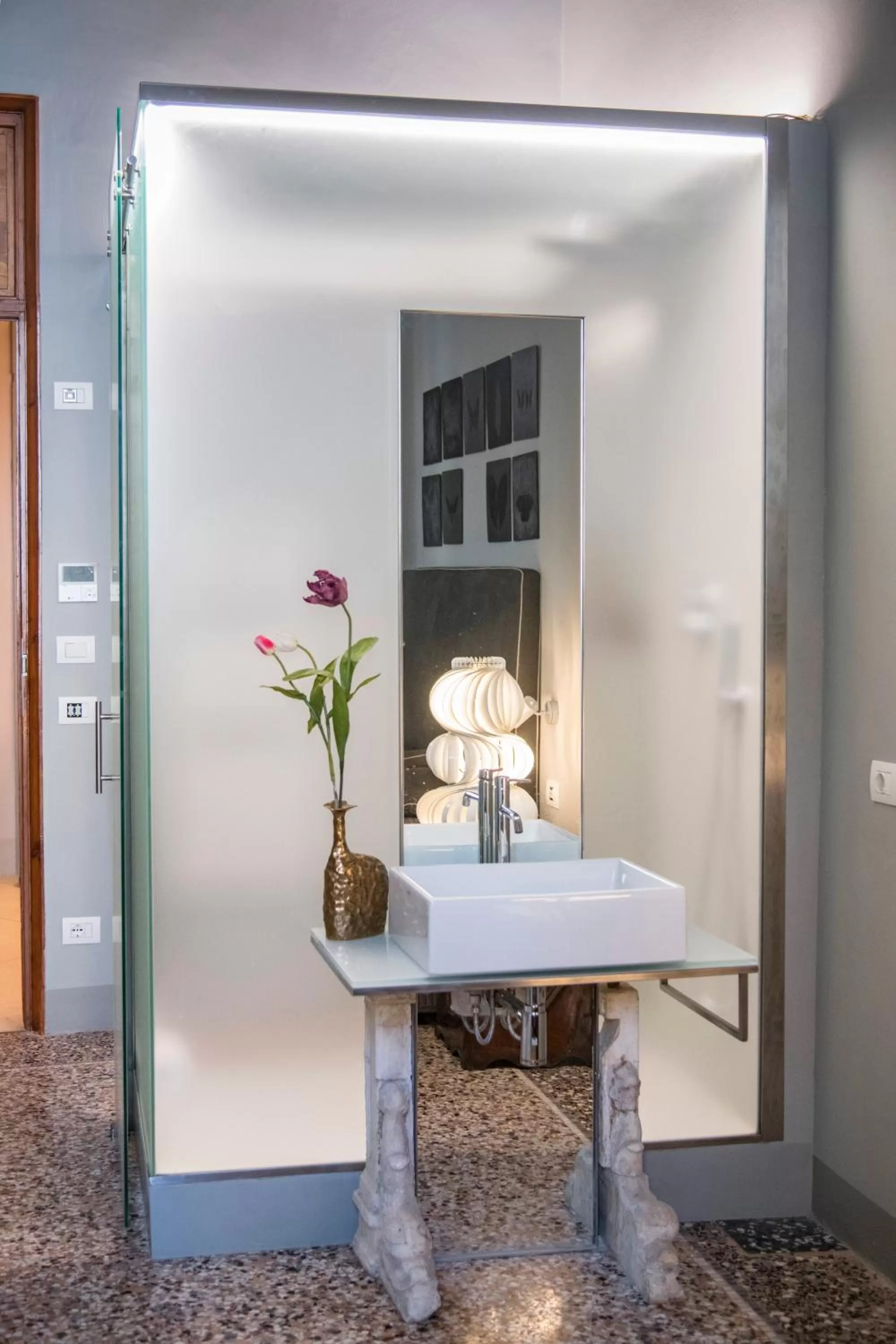 Photo of the whole room in Casa Botticelli