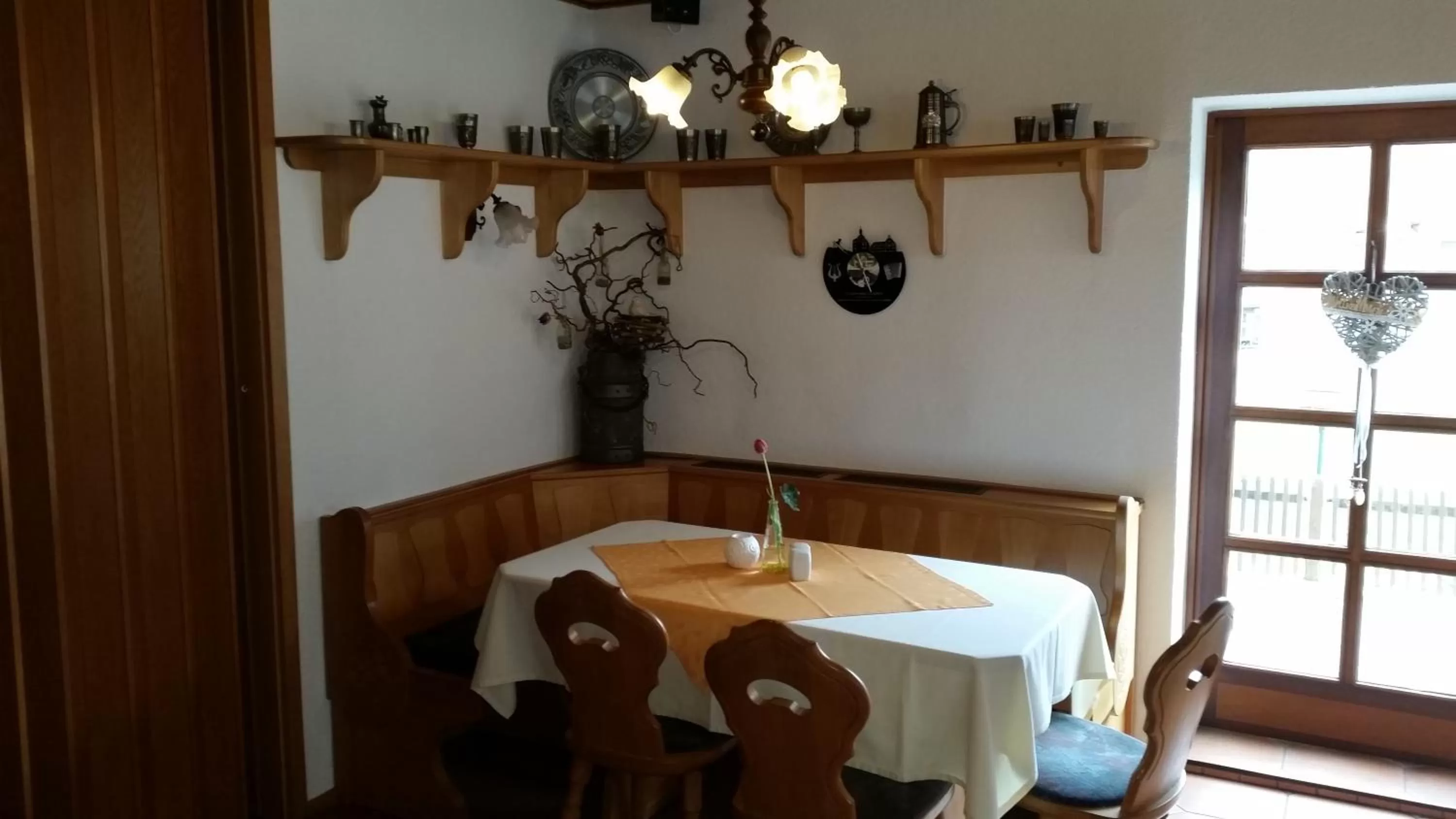 Restaurant/places to eat in Gasthof zum Döhlerwald