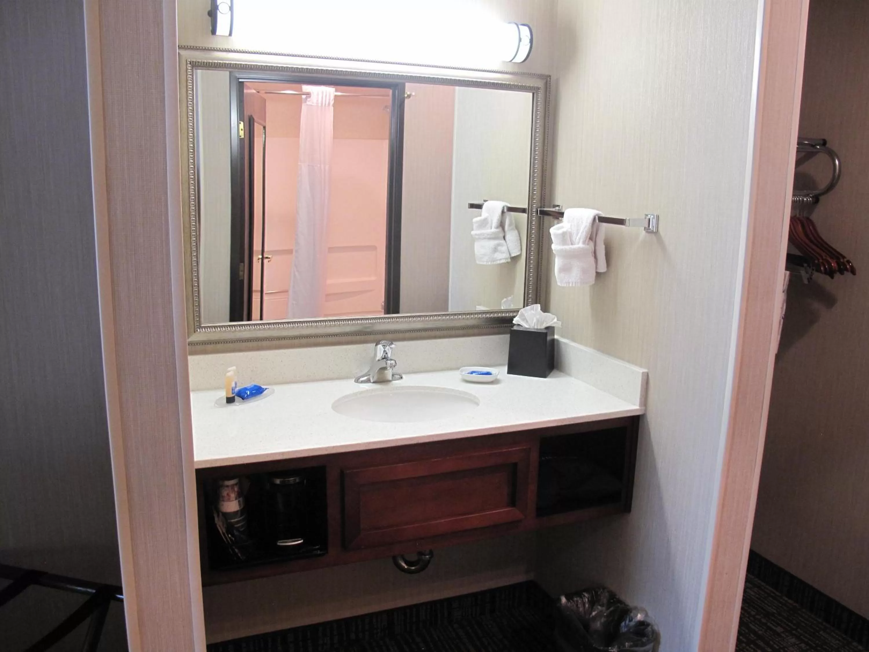 Queen Room with Two Queen Beds and Mobility Accessible Tub in Best Western Timpanogos Inn