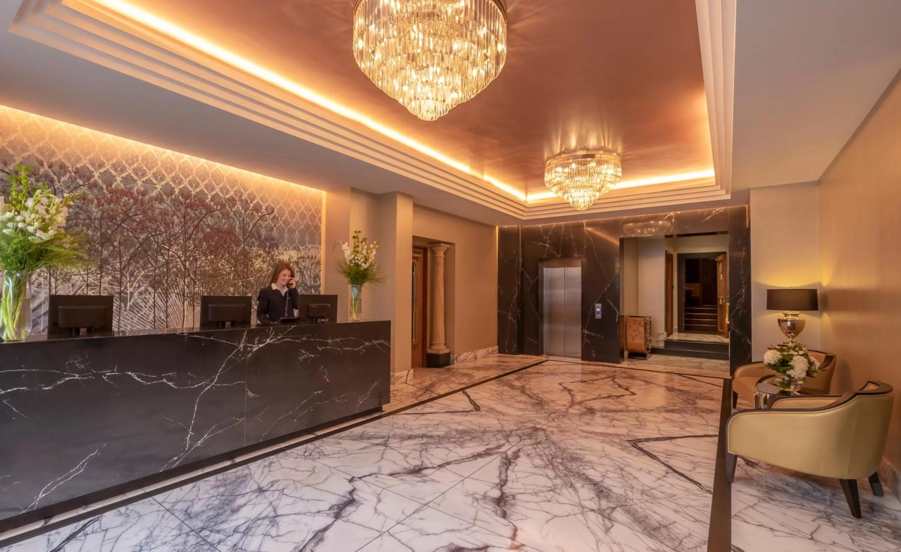 Lobby or reception in Eyre Square Hotel