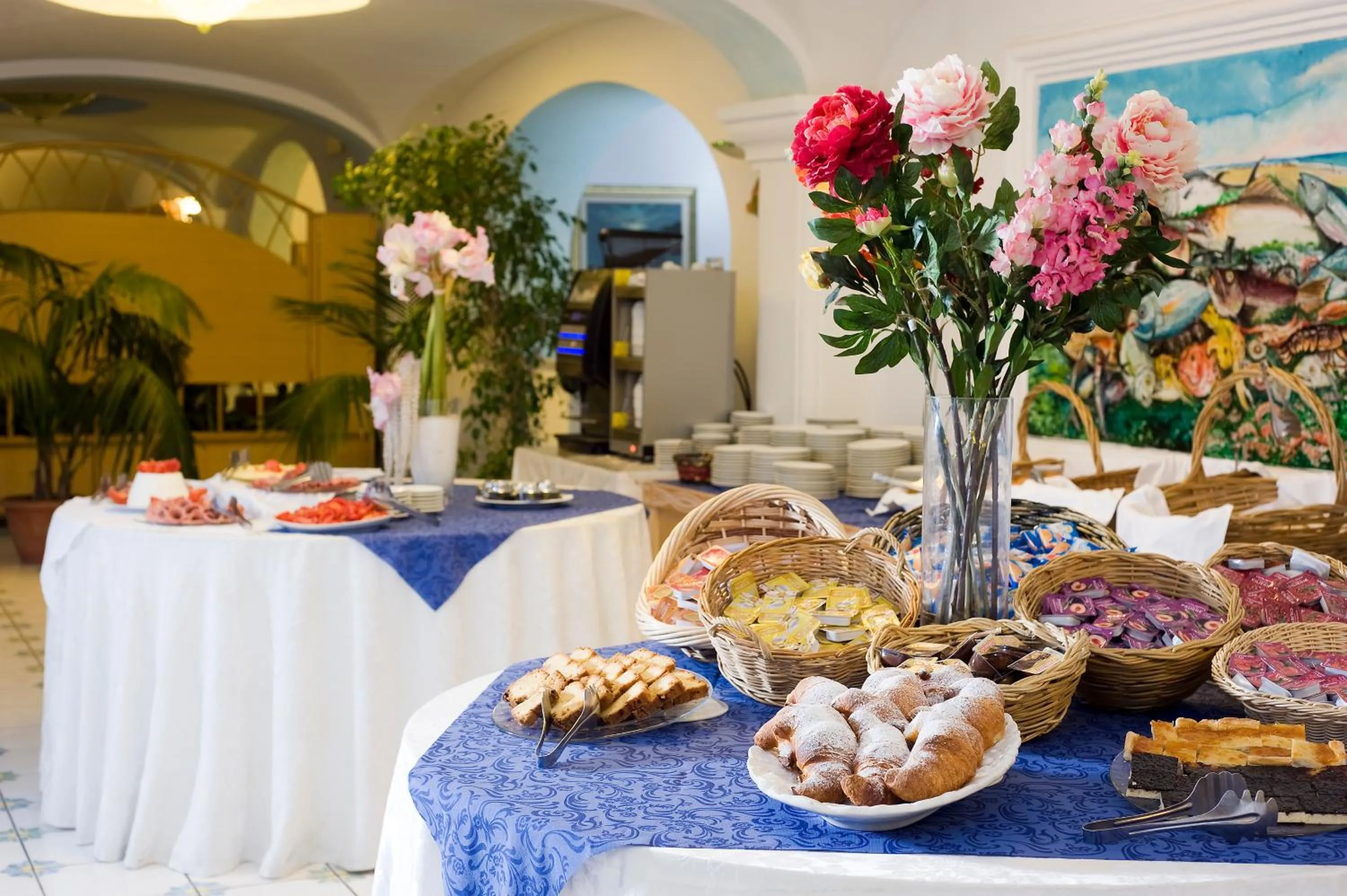 Buffet breakfast in Park Hotel Terme Mediterraneo