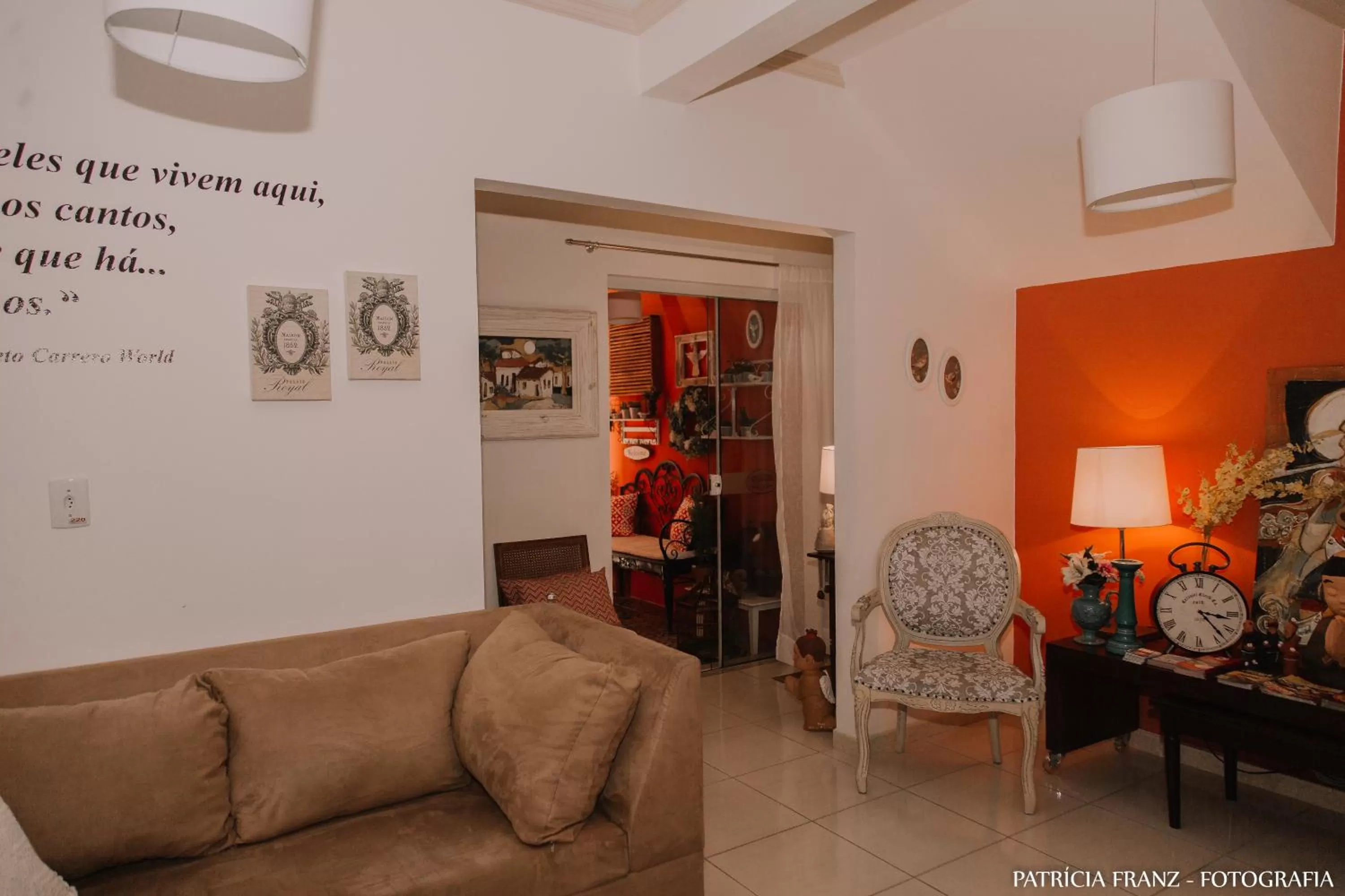 Communal lounge/ TV room in Pousada Villa D'Ouro