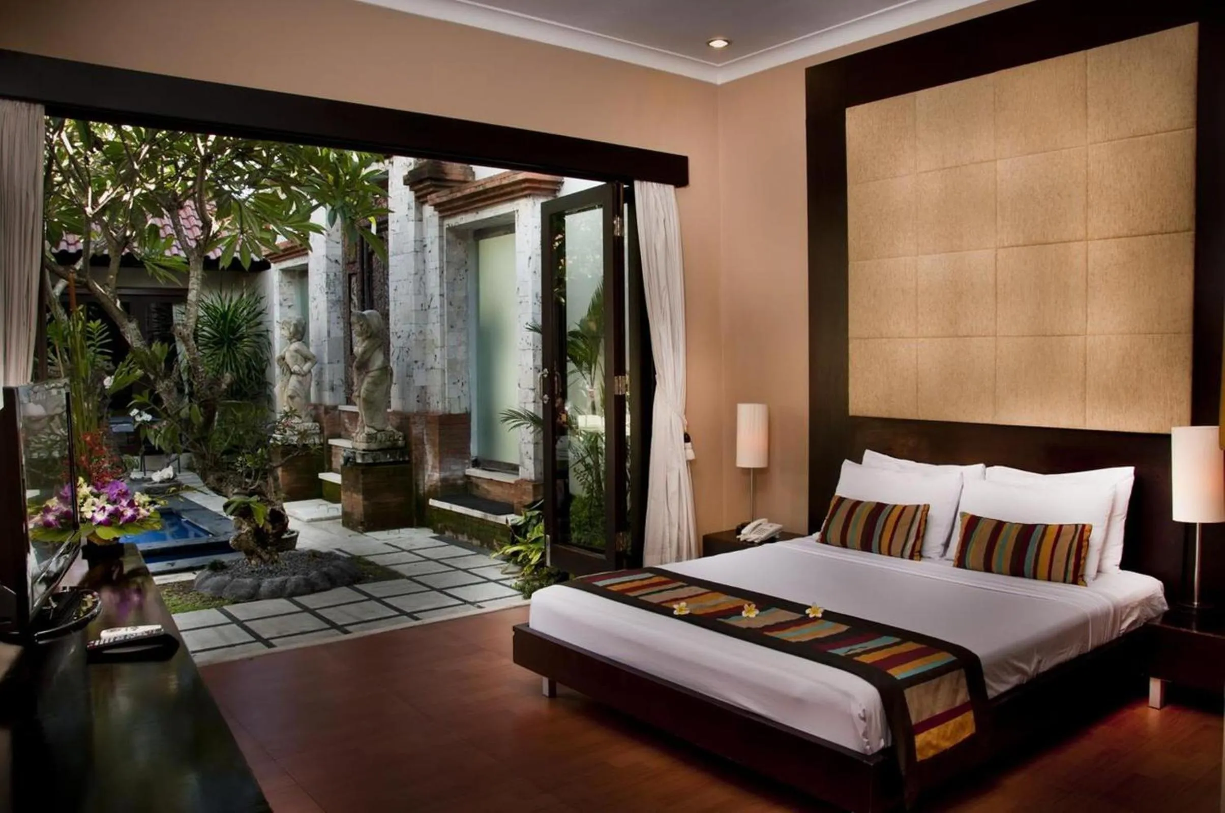 Bedroom, Bed in Sindhu Mertha Suite