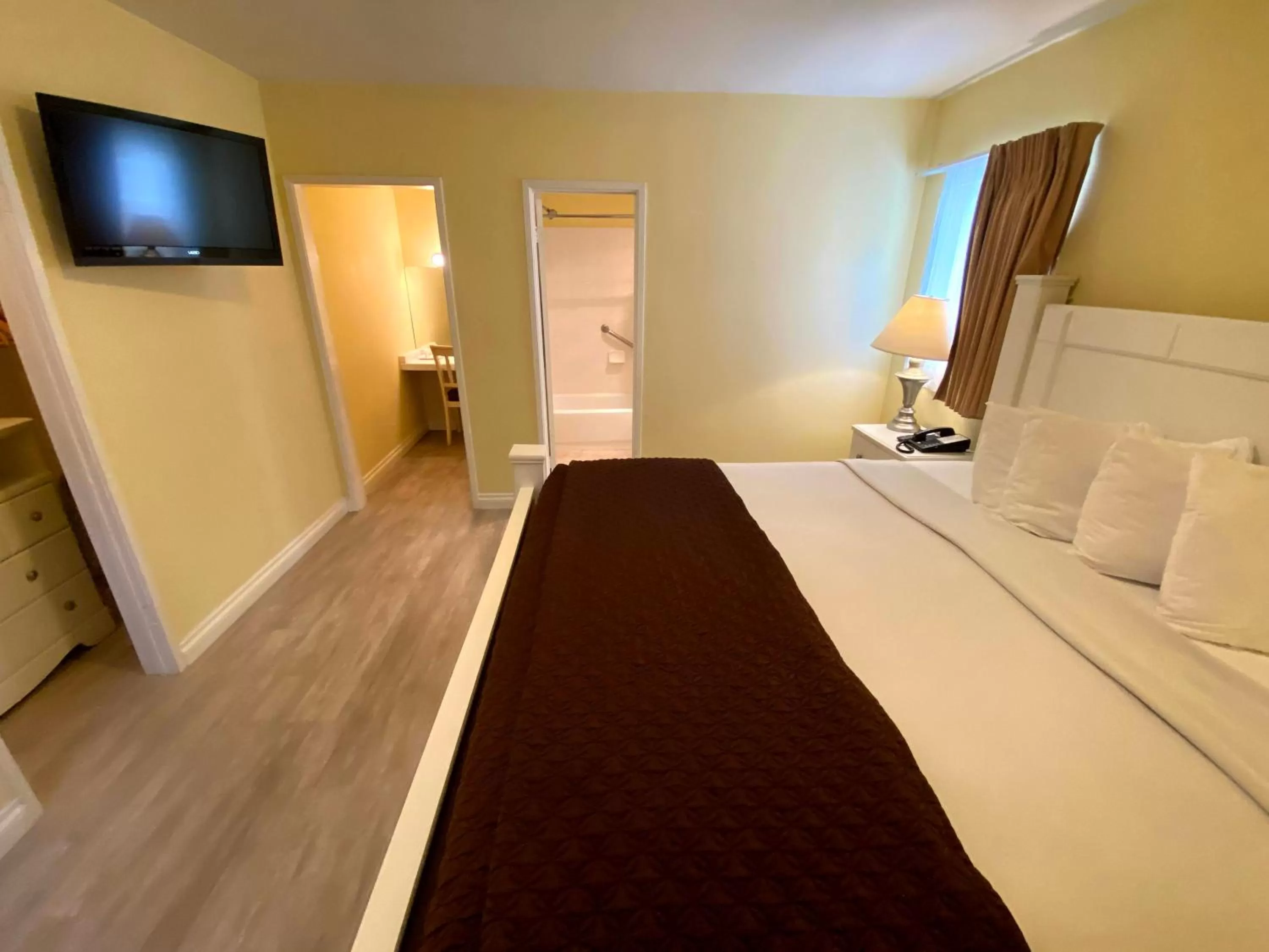 Bed in Hollywood Celebrity Hotel