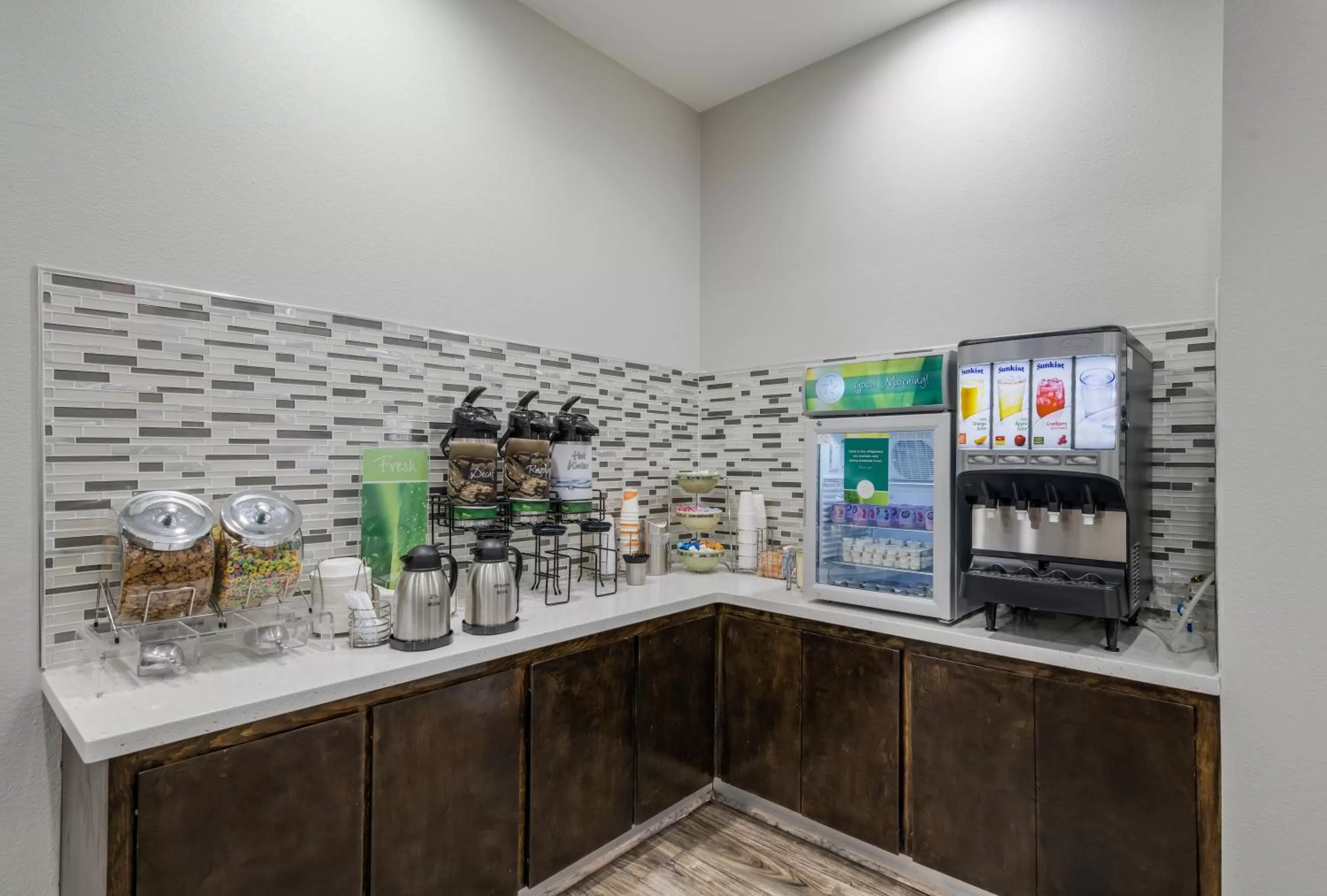 Buffet breakfast in Quality Inn Sonora TX