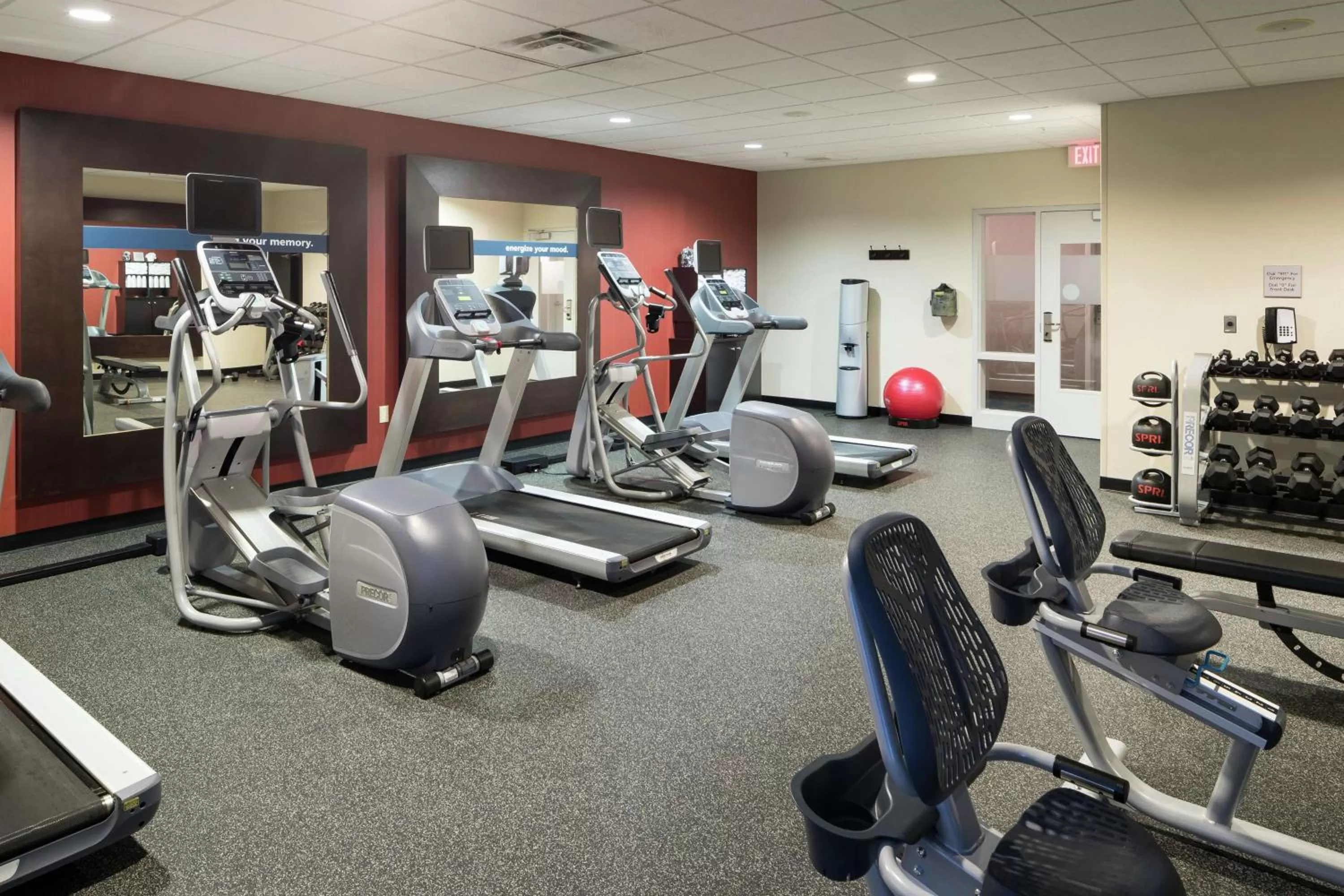 Fitness centre/facilities in Hampton Inn & Suites Rochester-North