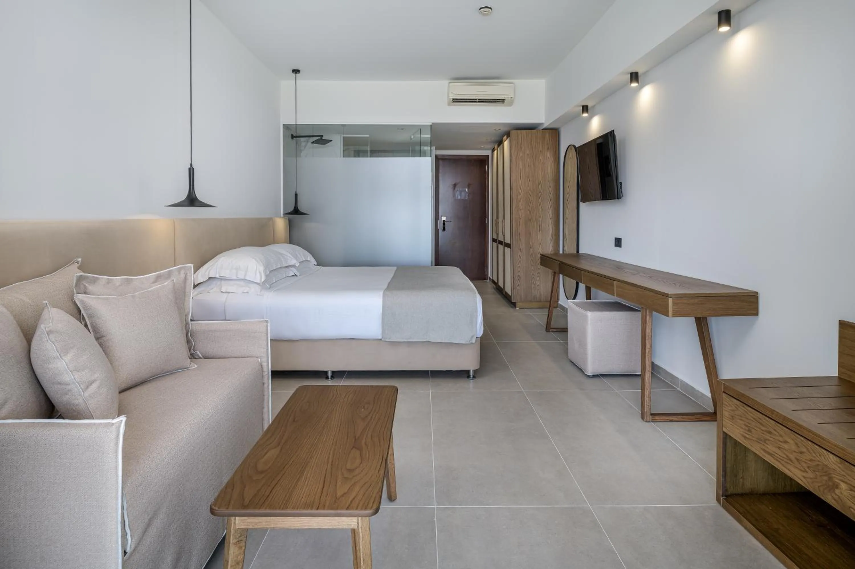 Photo of the whole room, Bed in Michelangelo Resort & Spa